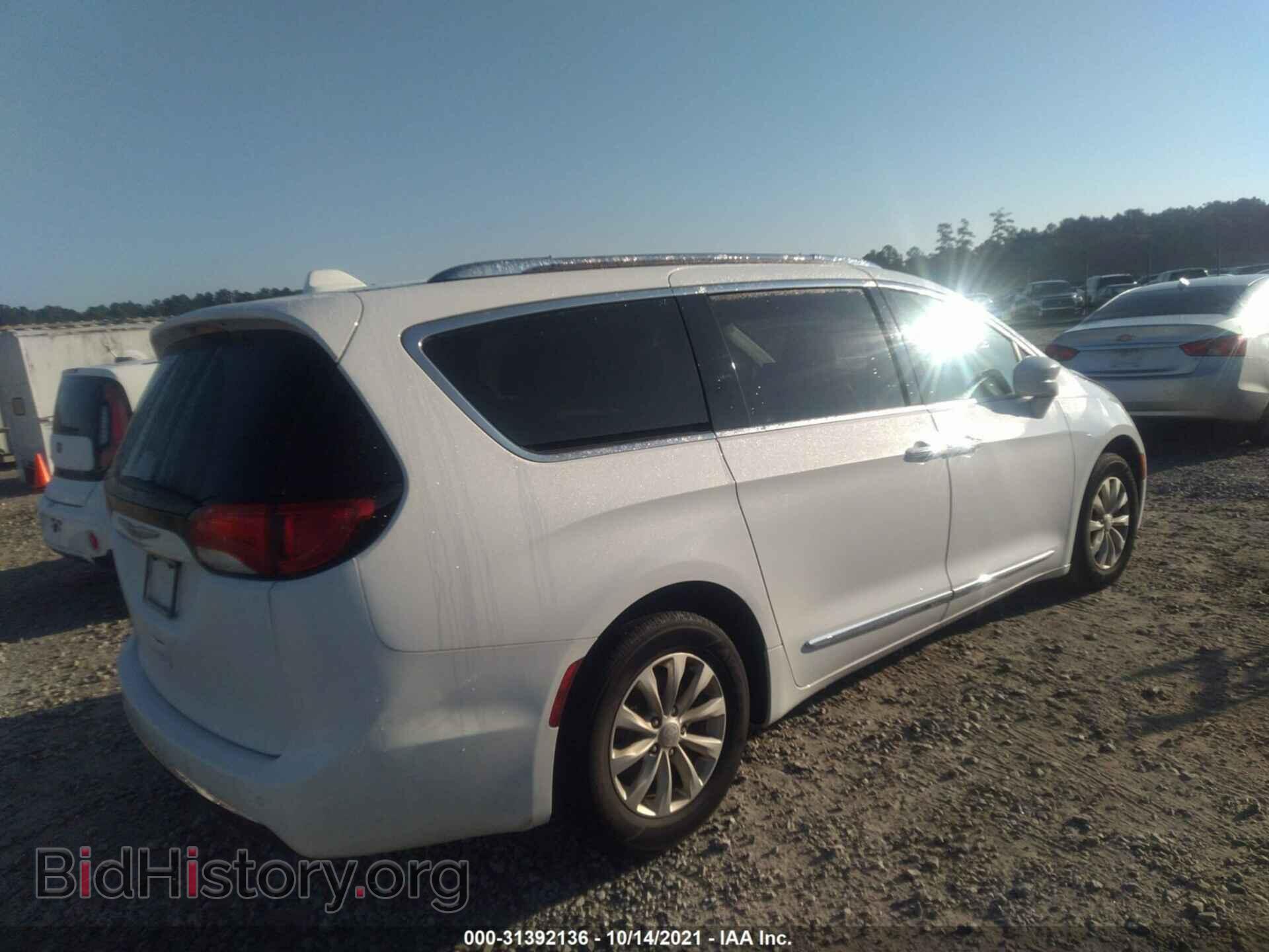 2019 CHRYSLER PACIFICA - VIN: 2C4RC1BGXKR732109 - Фото 4