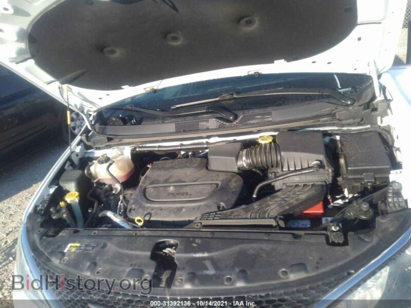 2019 Chrysler PACIFICA (VIN 2C4RC1BGXKR732109) — photo 10 of 11