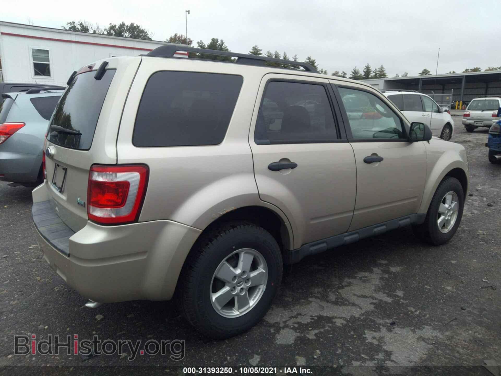 2011 FORD ESCAPE - VIN: 1FMCU9DGXBKA97255 - Фото 4