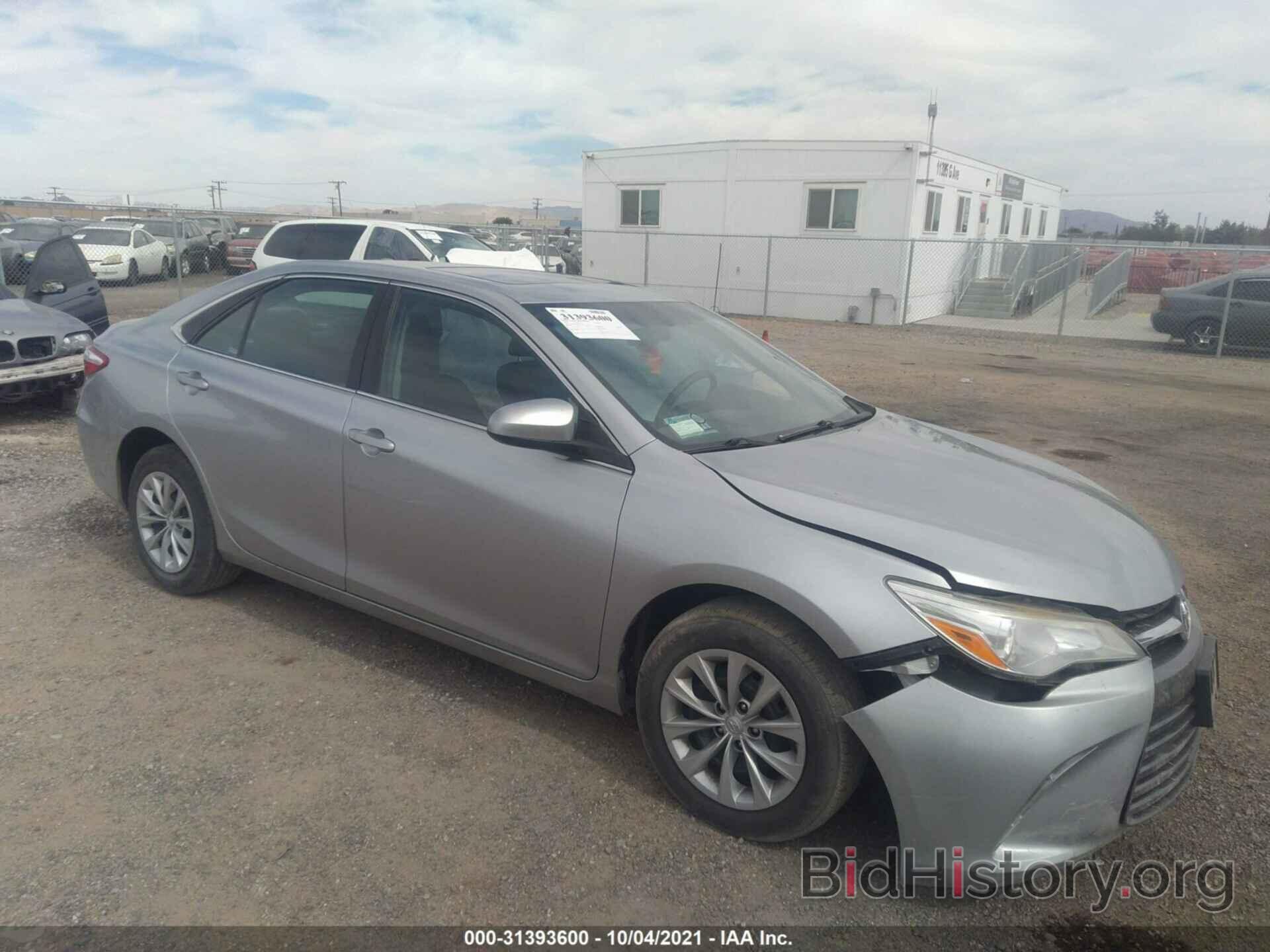 Photo 4T1BF1FK0HU327360 - TOYOTA CAMRY 2017