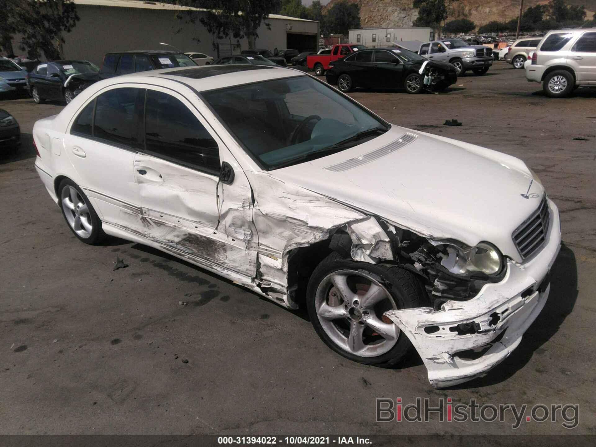 Photo WDBRF52H26A848582 - MERCEDES-BENZ C-CLASS 2006