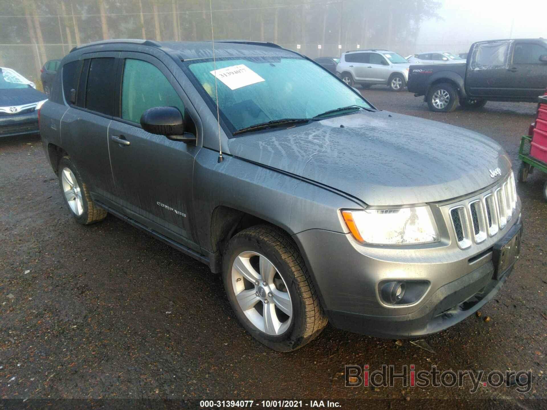 Photo 1J4NT1FA8BD256640 - JEEP COMPASS 2011