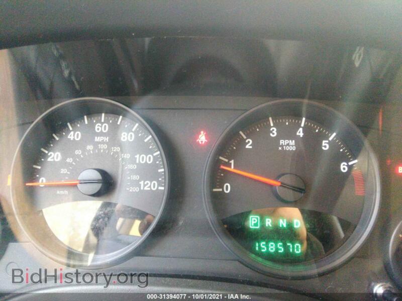 2011 Jeep COMPASS (VIN 1J4NT1FA8BD256640) — photo 7 of 11