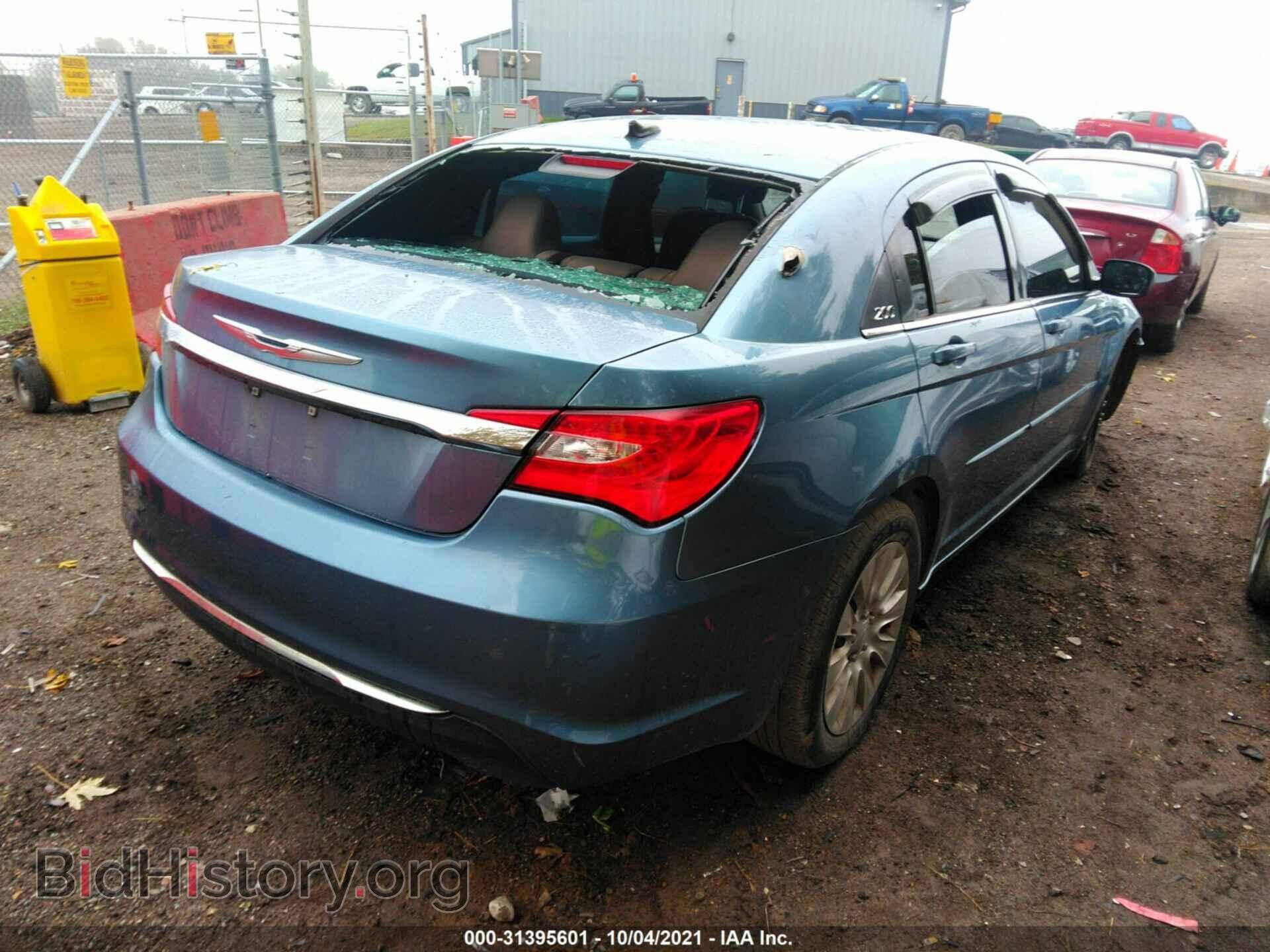 2011 CHRYSLER 200 - VIN: 1C3BC4FB2BN566705 - Photo 4