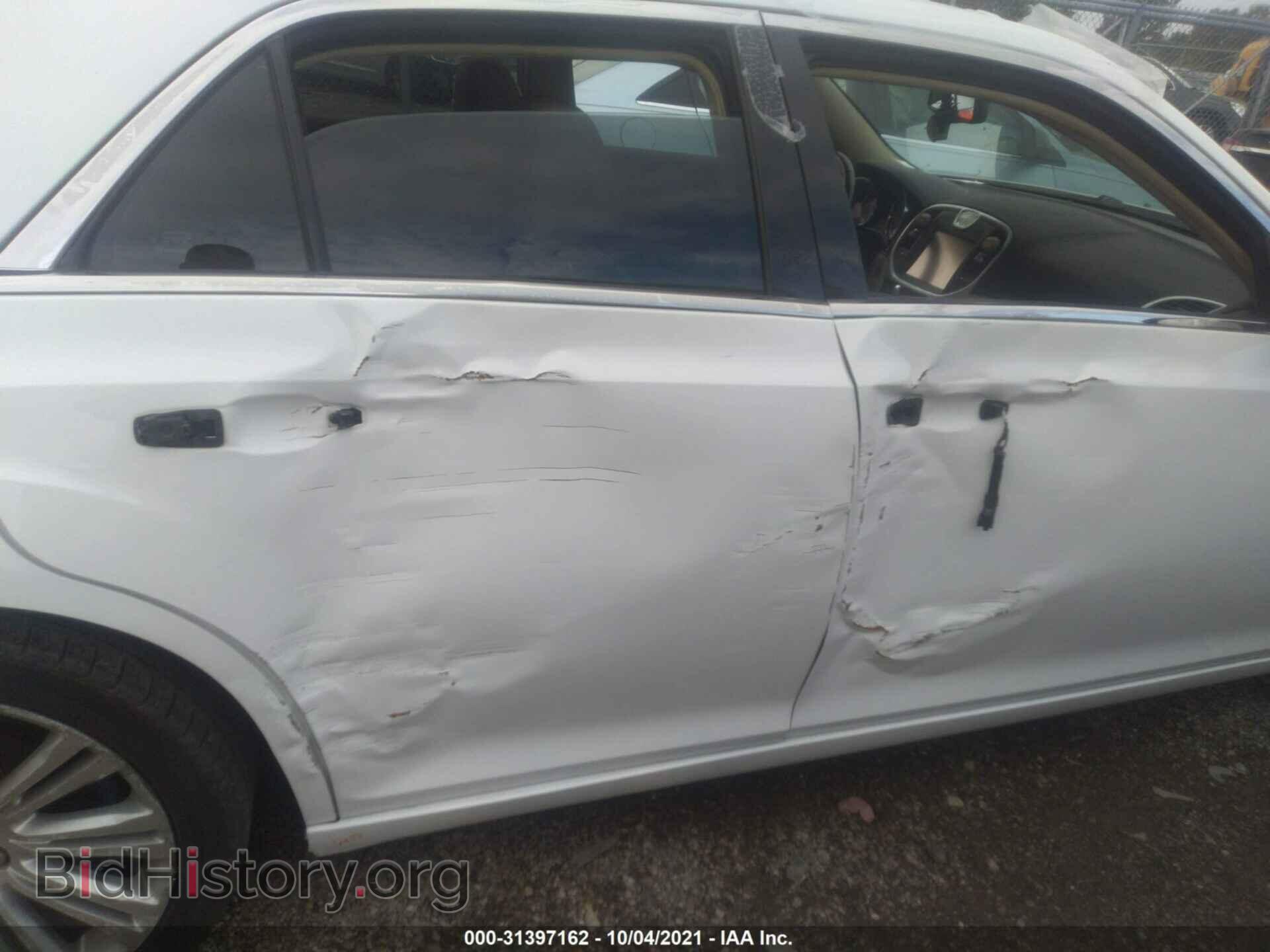 2011 CHRYSLER 300 - VIN: 2C3CA5CG2BH564705 - Фото 6