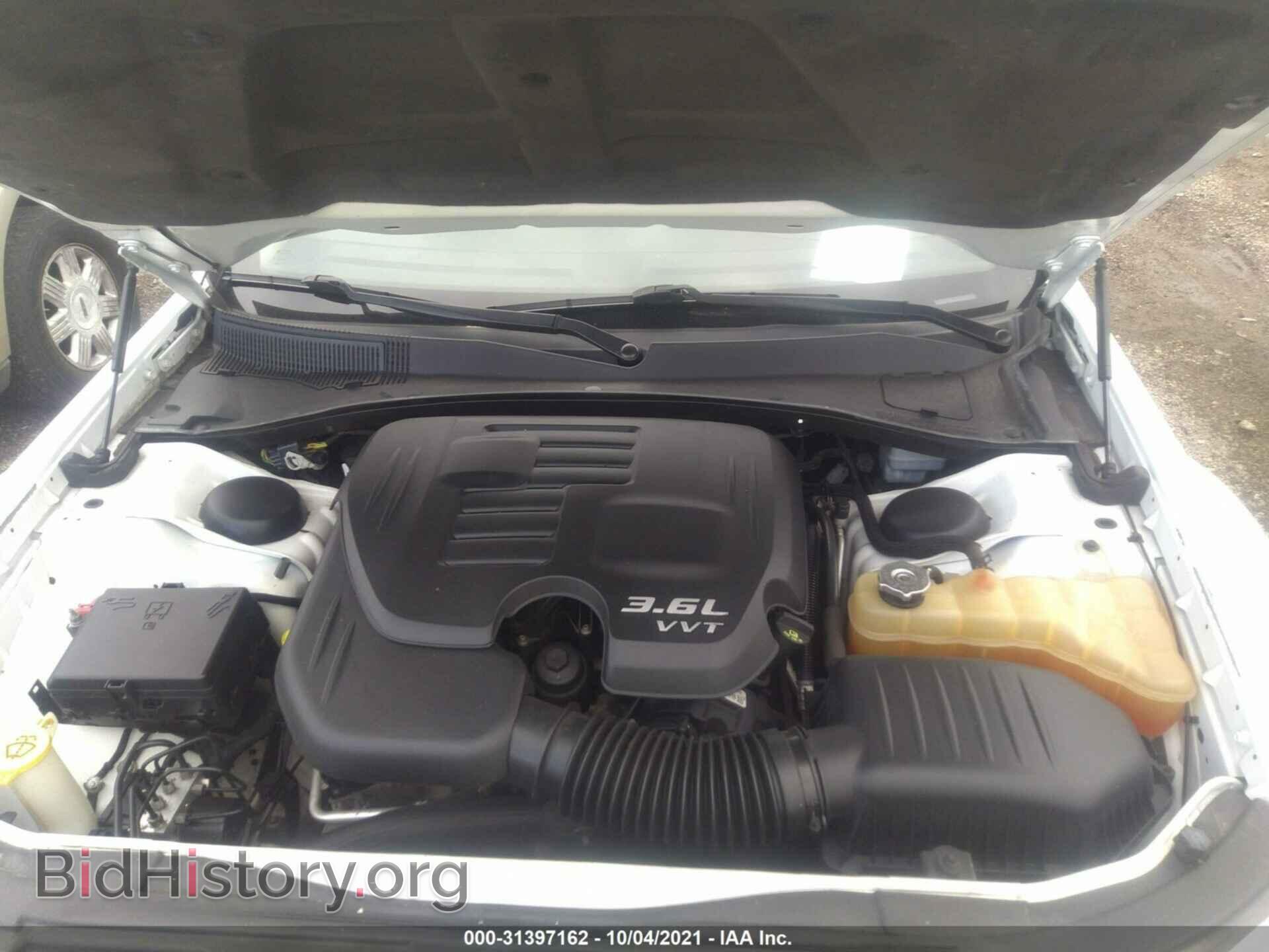 2011 CHRYSLER 300 - VIN: 2C3CA5CG2BH564705 - Фото 10