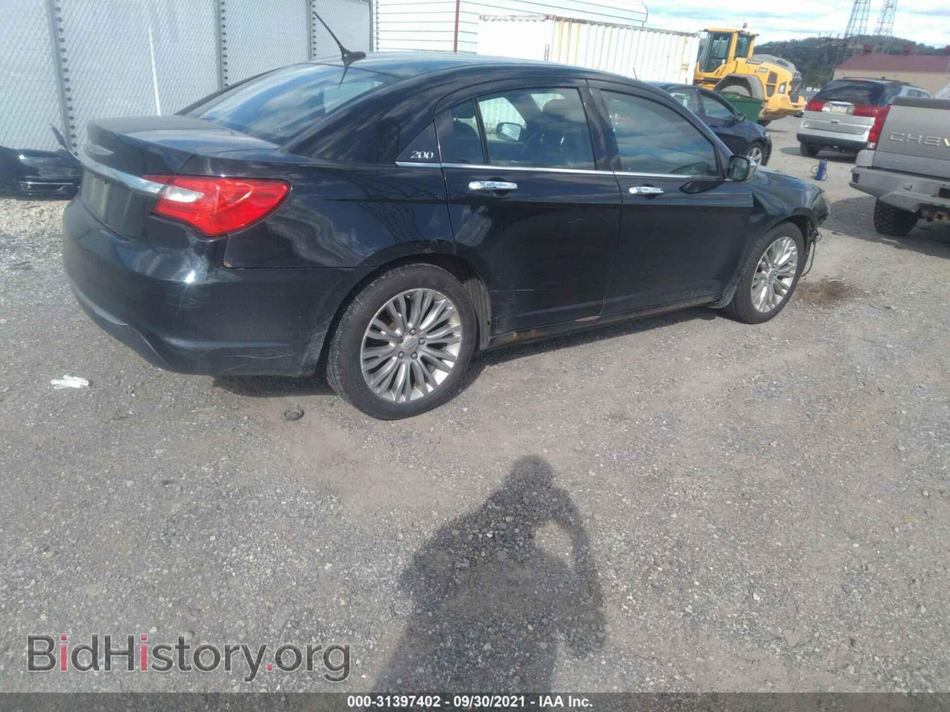 2011 CHRYSLER 200 - VIN: 1C3BC2FB6BN596973 - Photo 4