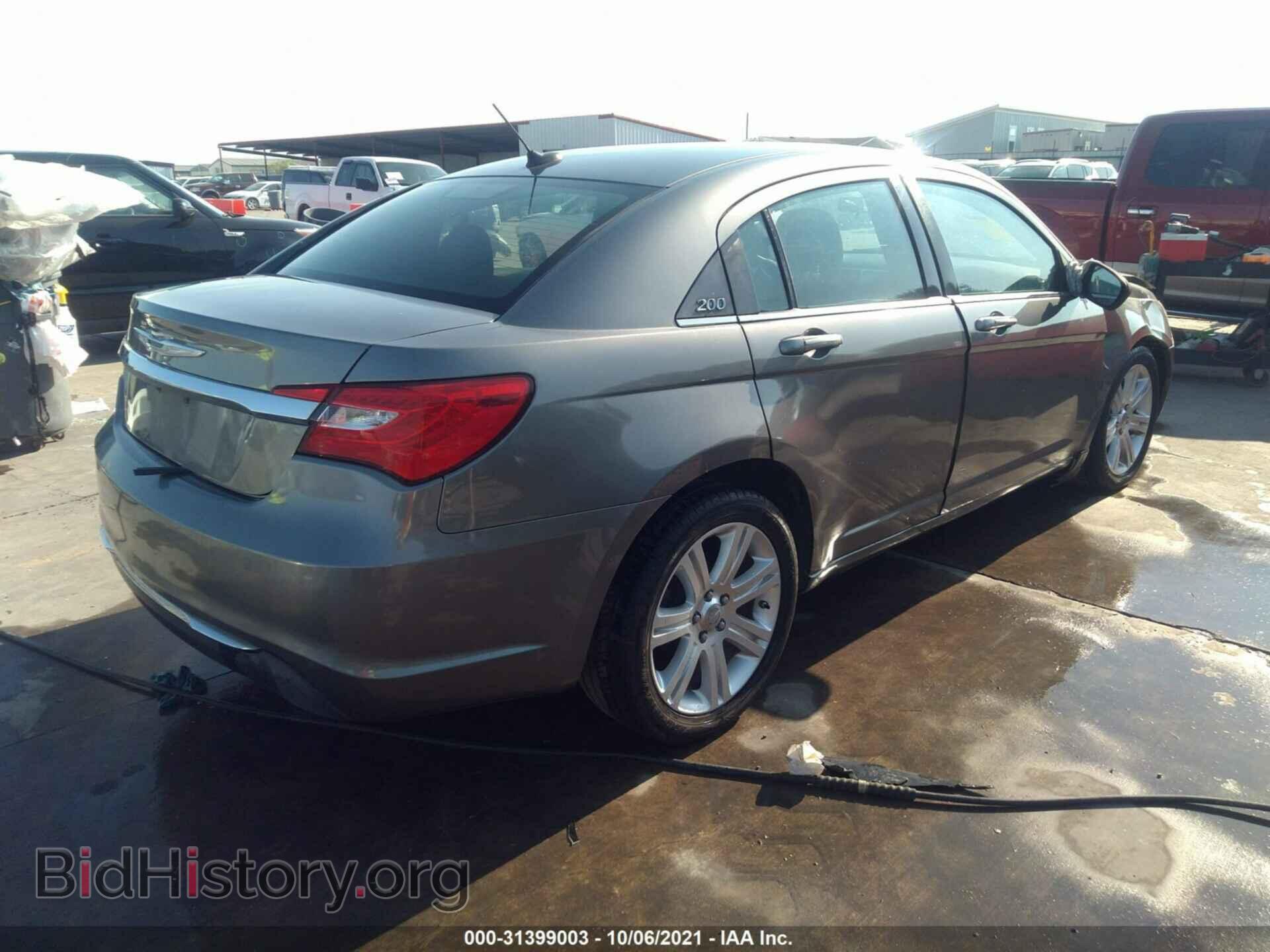 2012 CHRYSLER 200 - VIN: 1C3CCBBB3CN172775 - Фото 4