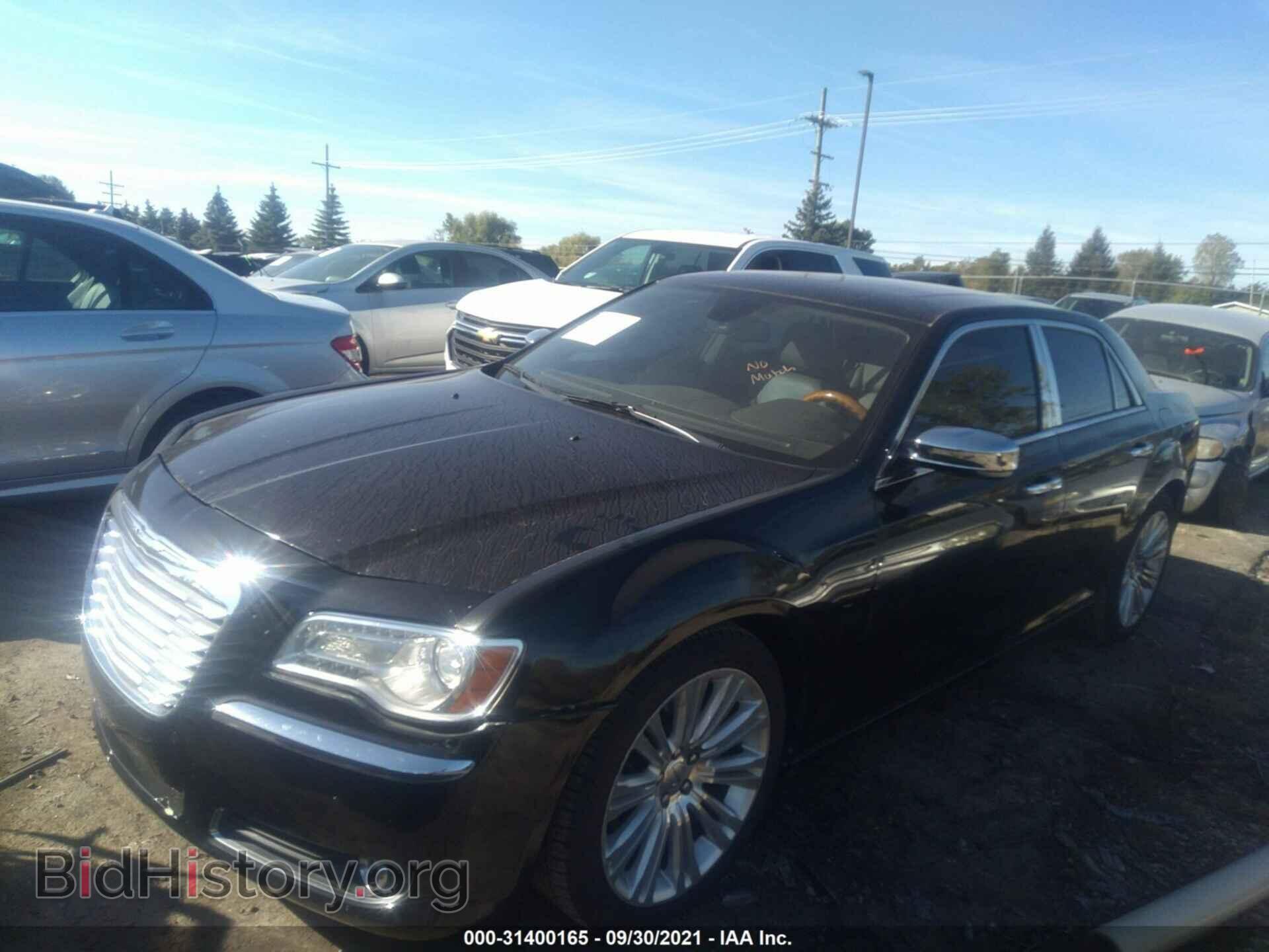 2011 CHRYSLER 300 - VIN: 2C3CA6CT2BH518889 - Фото 2