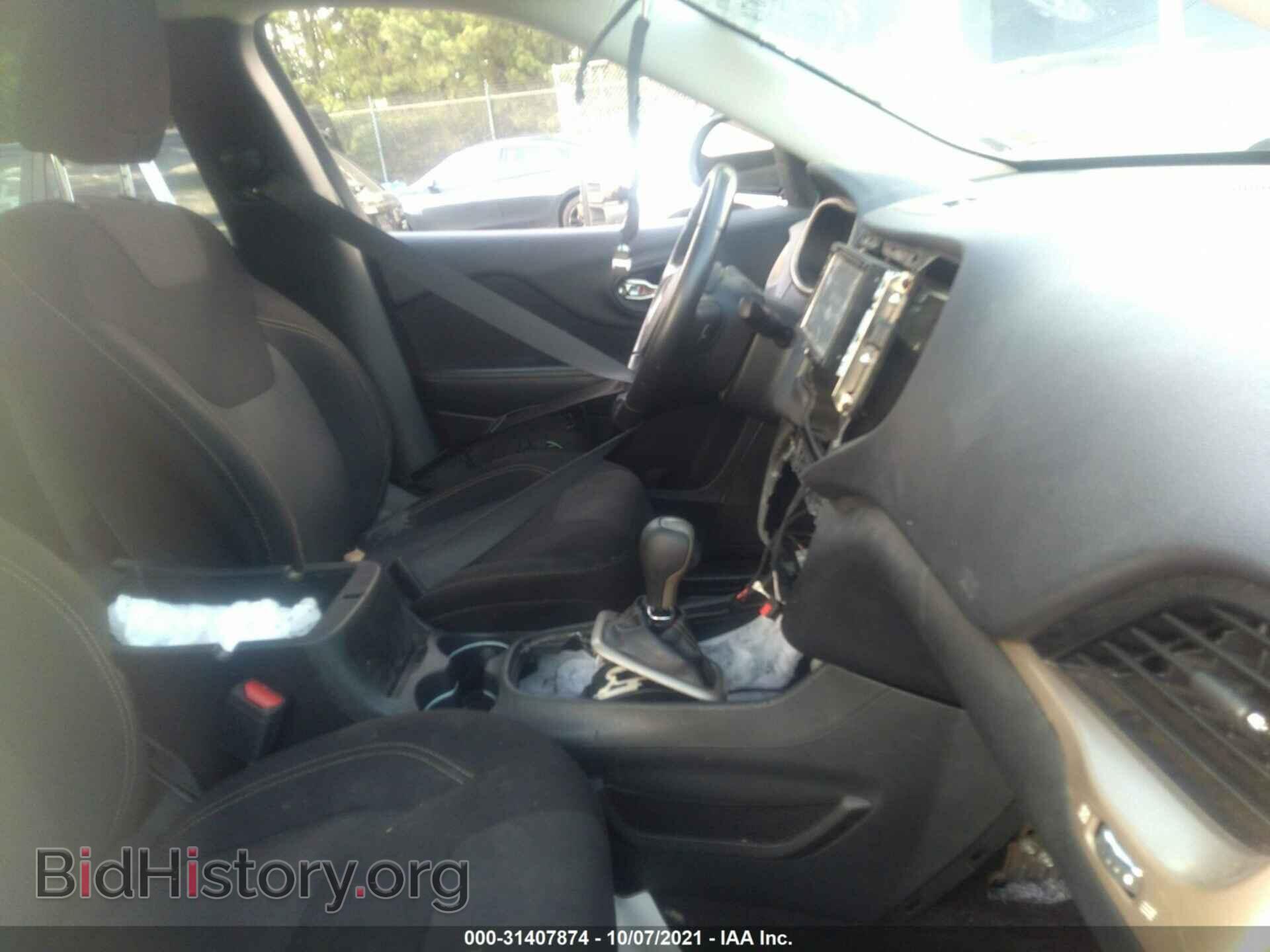 2016 JEEP CHEROKEE - VIN: 1C4PJMCS0GW296841 - Фото 5