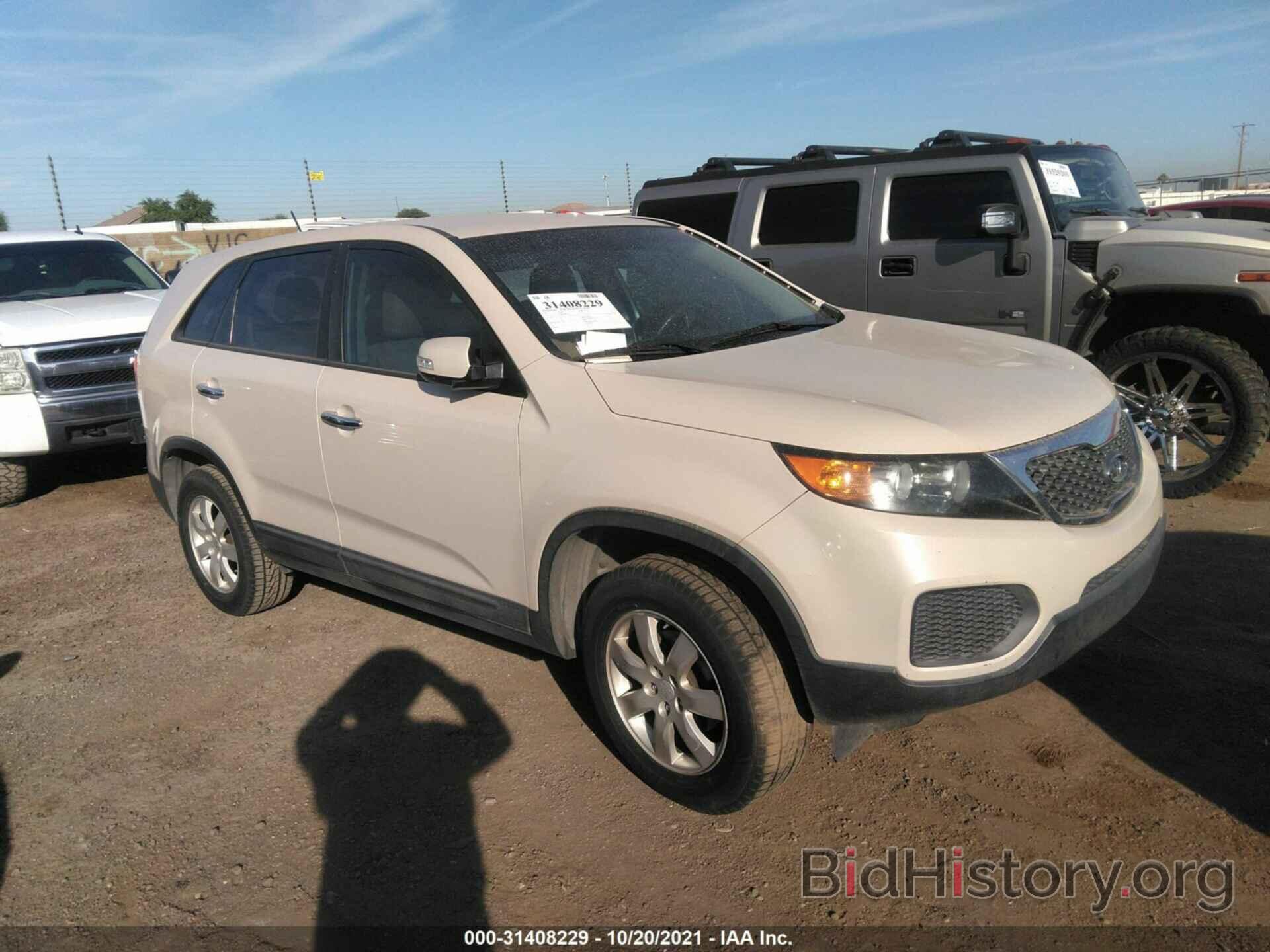 Photo 5XYKT3A13BG034035 - KIA SORENTO 2011