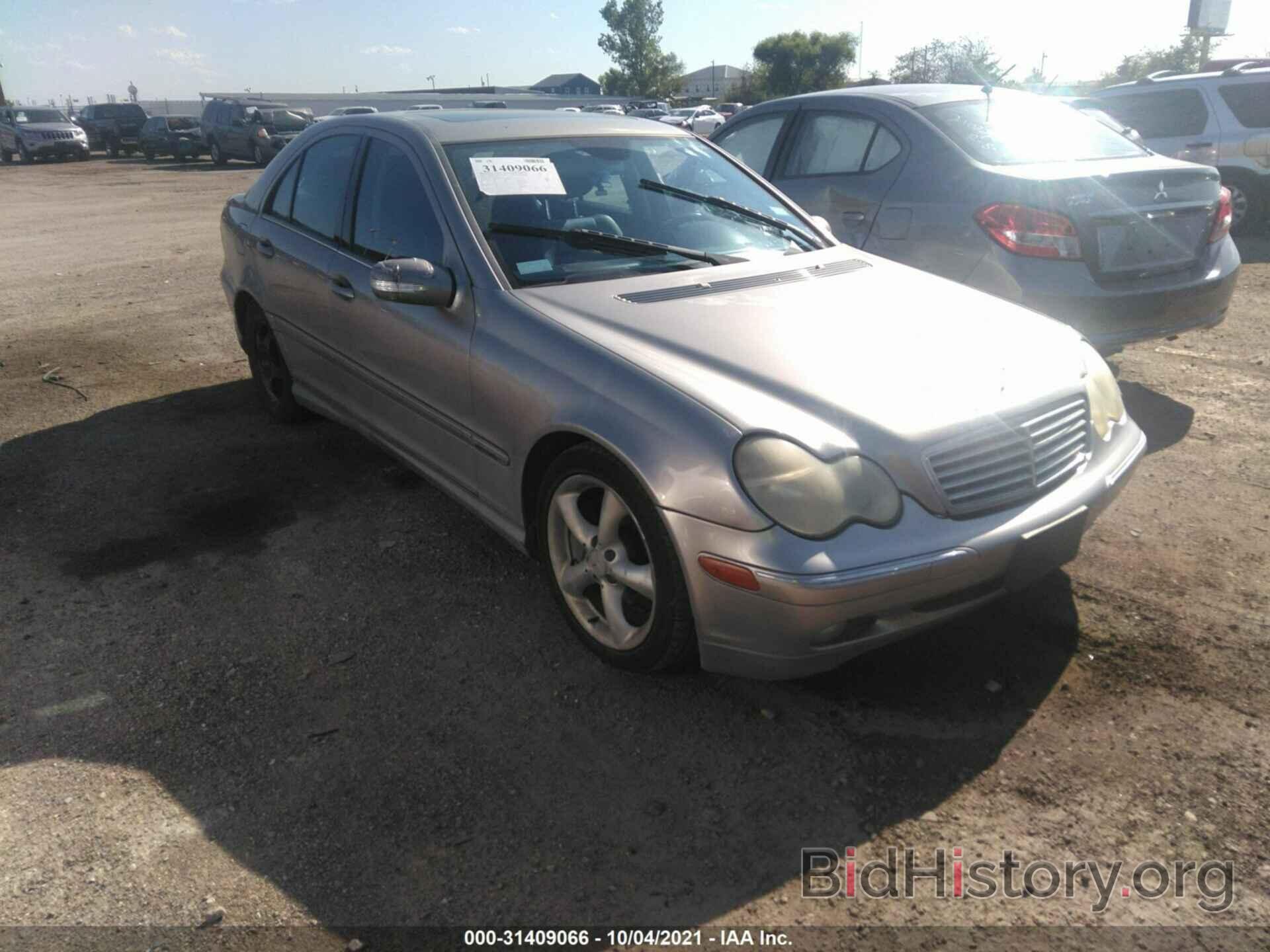 Photo WDBRF52H56A843456 - MERCEDES-BENZ C-CLASS 2006