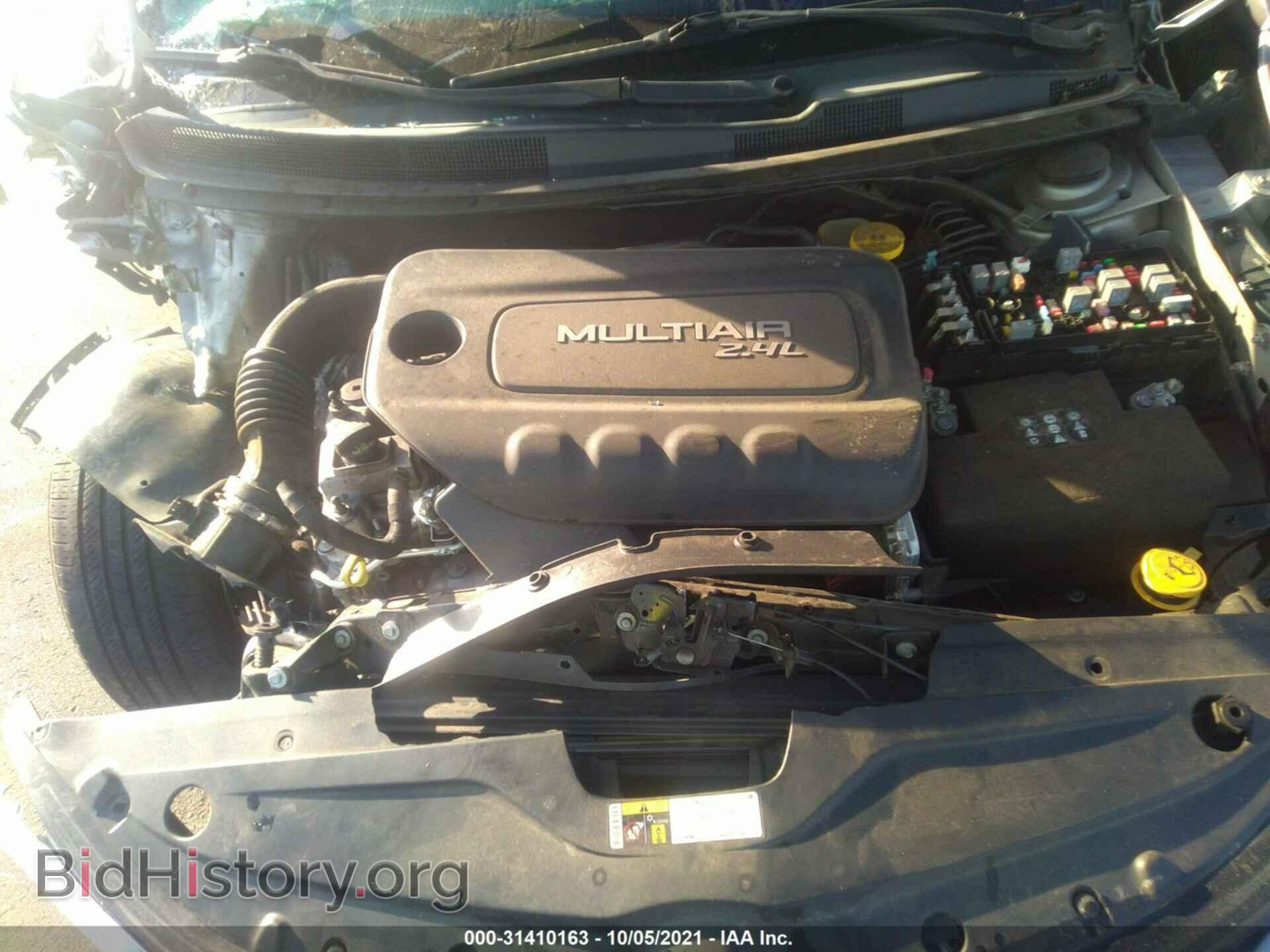 2015 CHRYSLER 200 - VIN: 1C3CCCAB1FN737729 - Фото 10