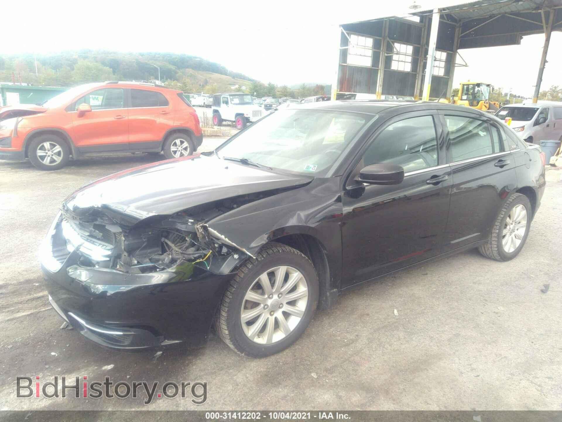 2013 CHRYSLER 200 - VIN: 1C3CCBBB9DN516286 - Фото 2