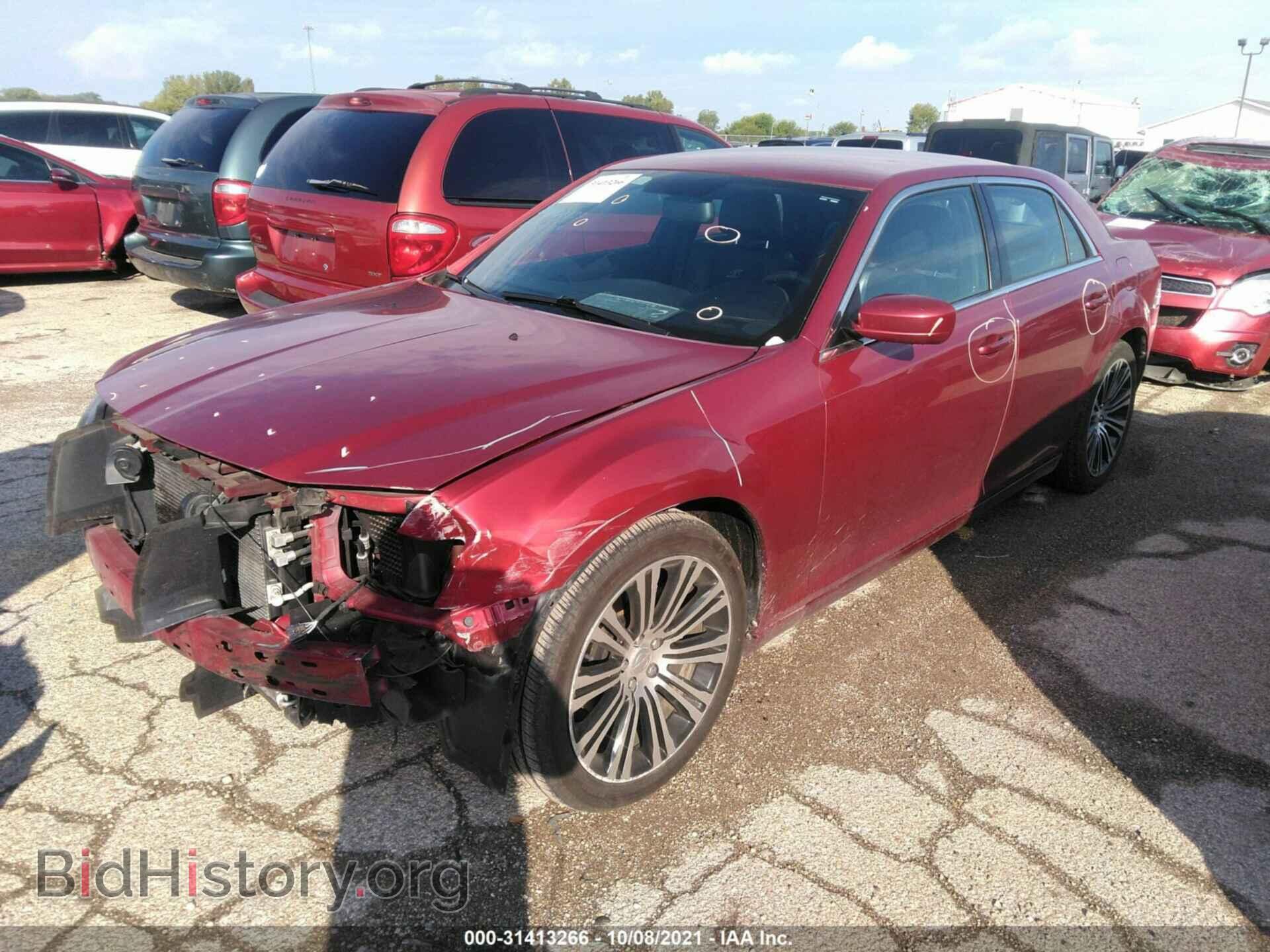 2013 CHRYSLER 300 - VIN: 2C3CCABG6DH551107 - Фото 2
