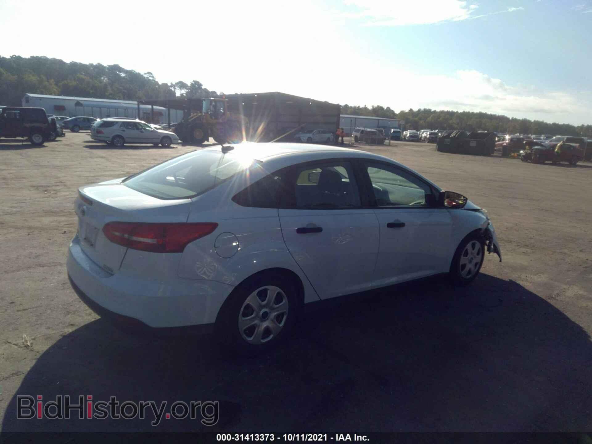 2016 FORD FOCUS - VIN: 1FADP3E29GL343185 - Фото 4