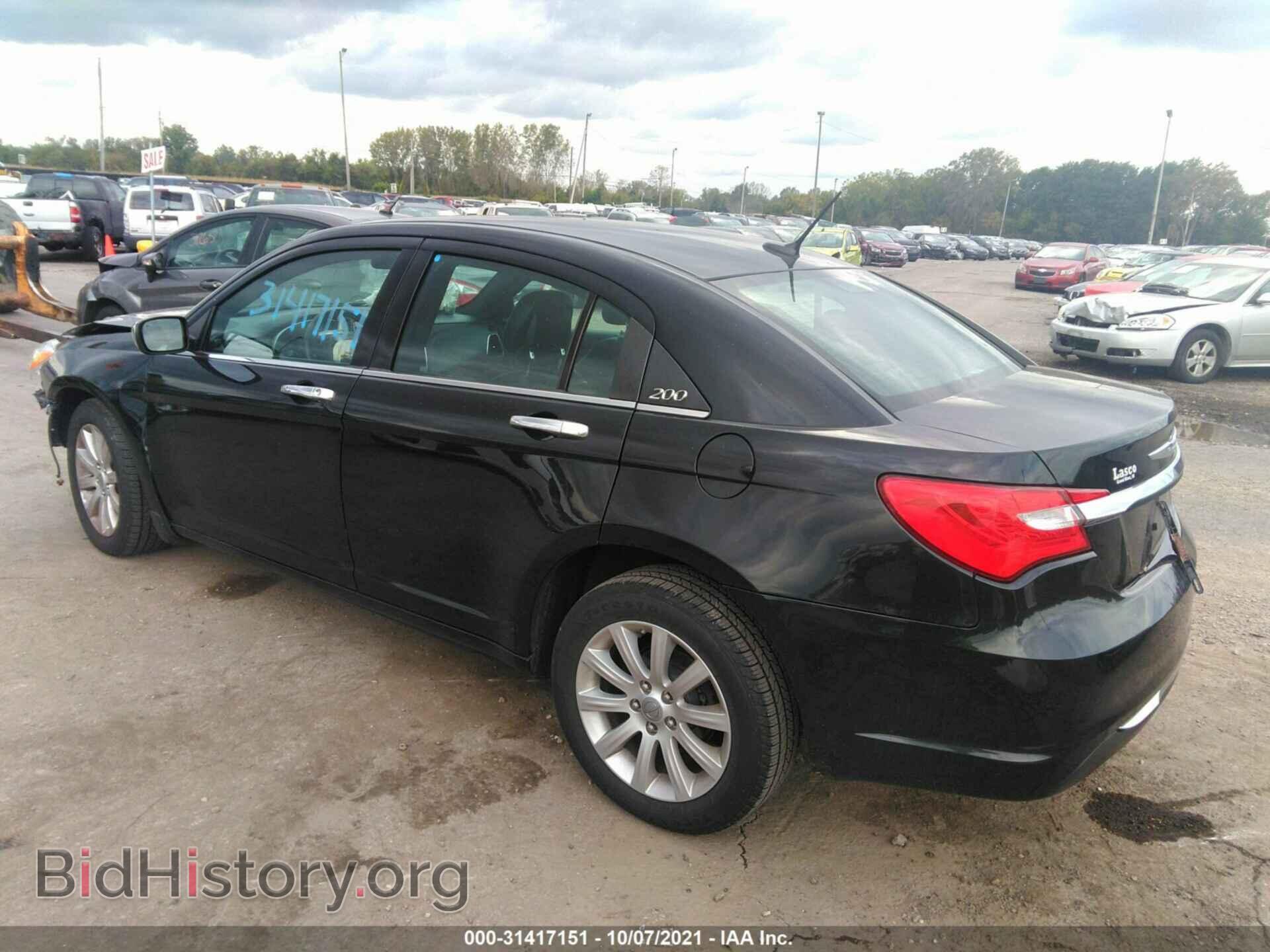 2013 CHRYSLER 200 - VIN: 1C3CCBCG8DN578823 - Фото 3