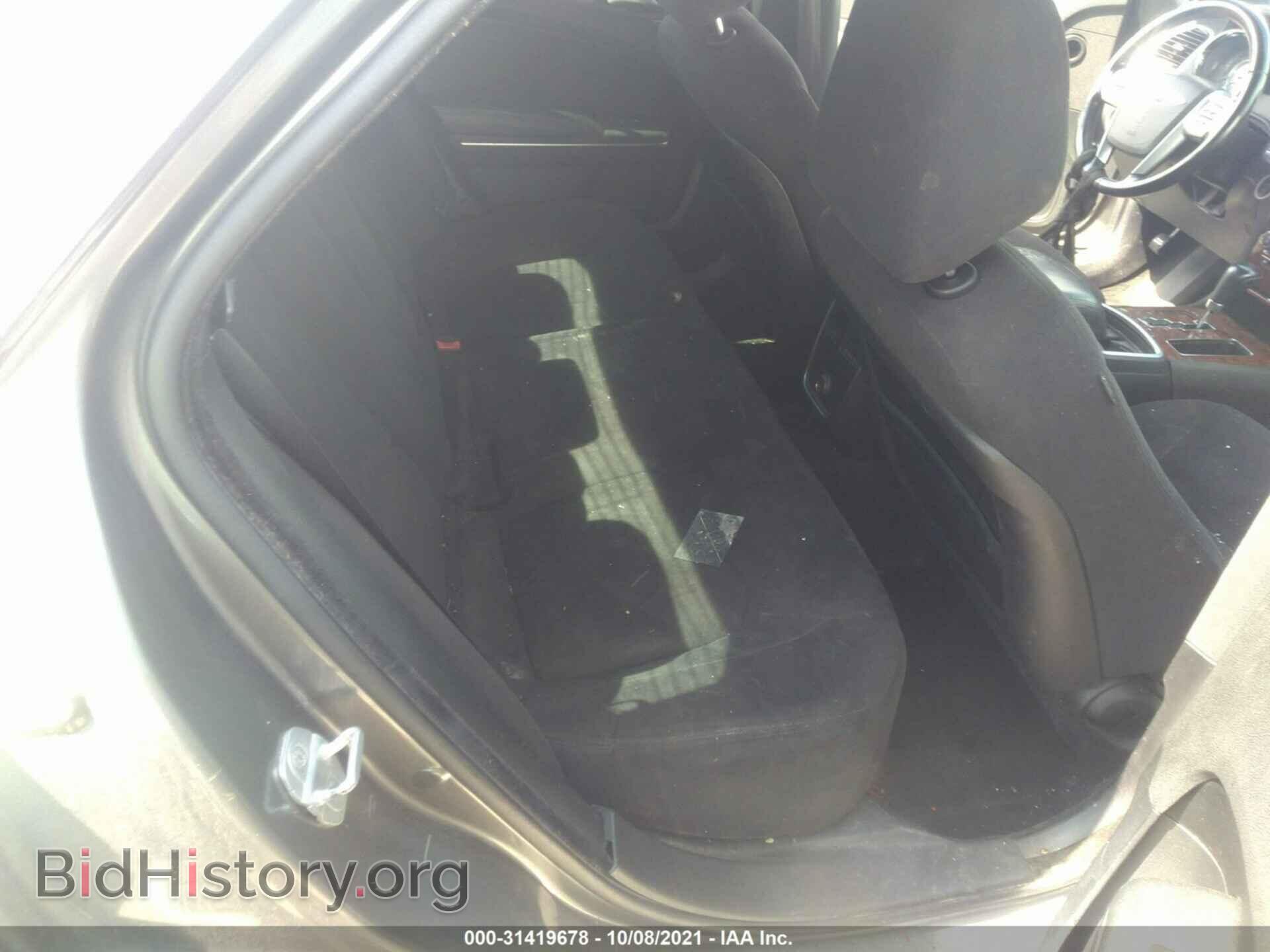 2012 CHRYSLER 300 - VIN: 2C3CCAAG5CH173006 - Фото 8