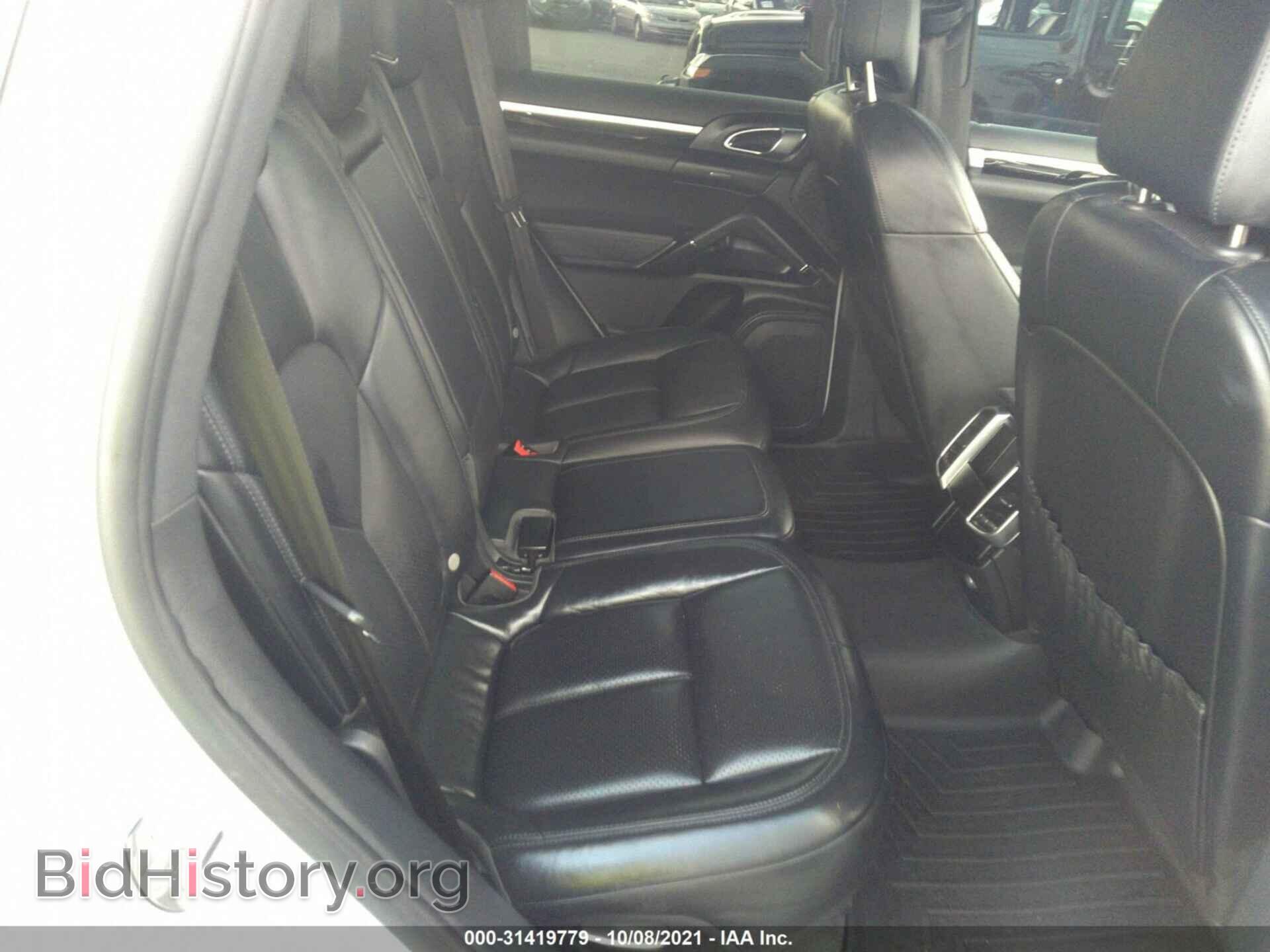 2016 PORSCHE CAYENNE - VIN: WP1AA2A29GLA00471 - Photo 8