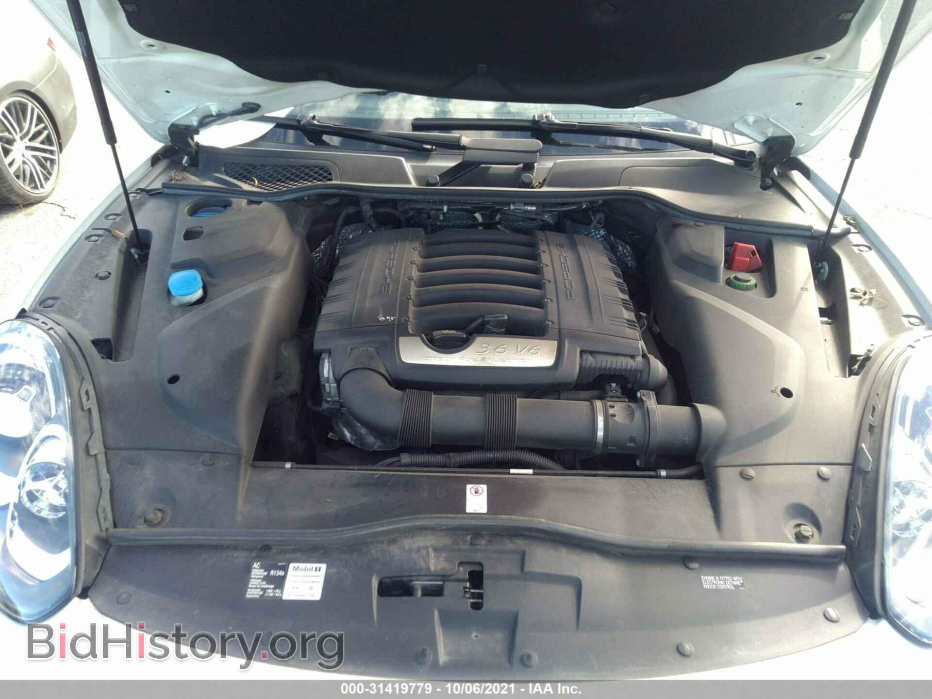 2016 PORSCHE CAYENNE - VIN: WP1AA2A29GLA00471 - Photo 10