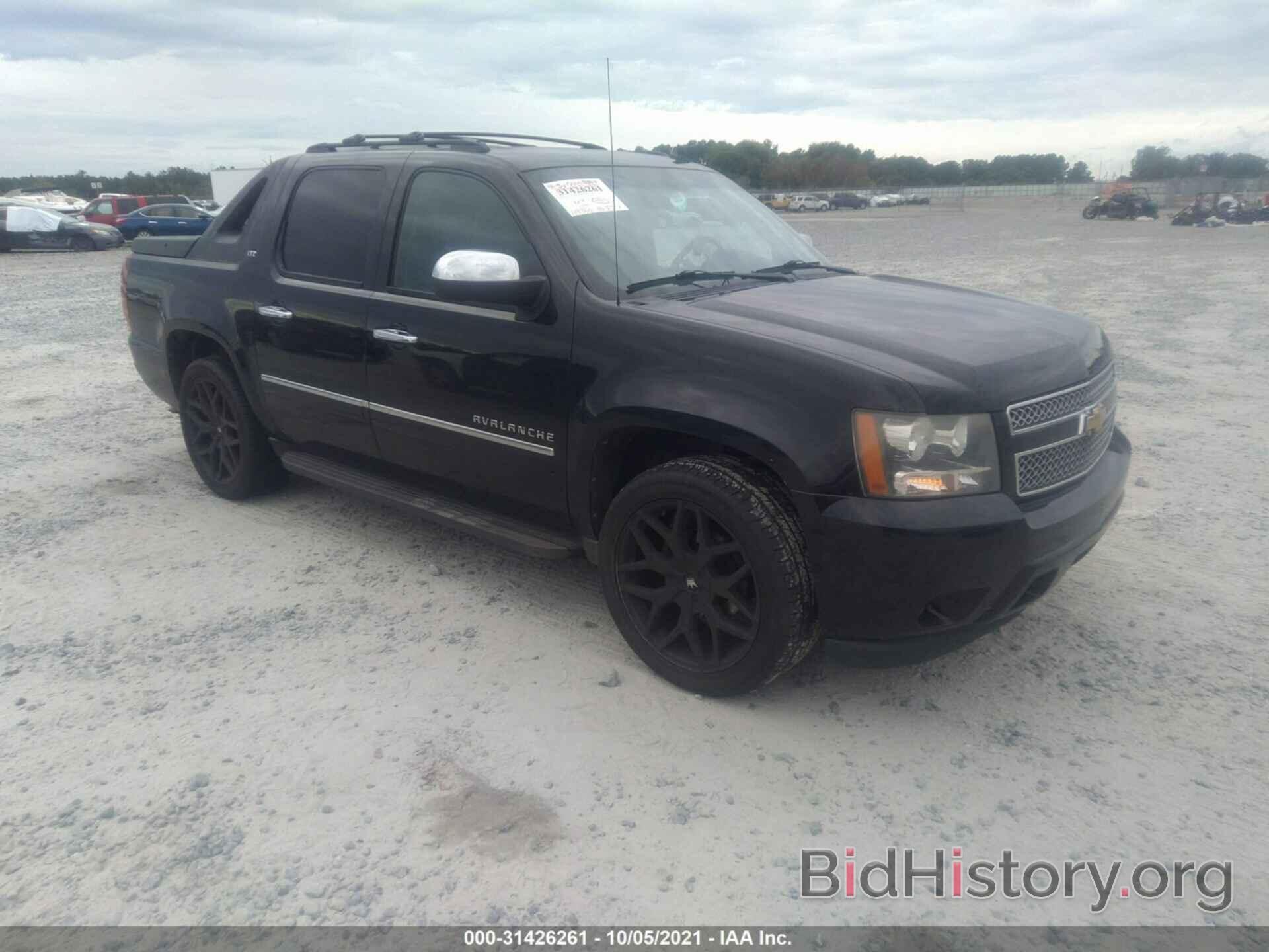 Photo 3GNNCGE02AG110471 - CHEVROLET AVALANCHE 2010