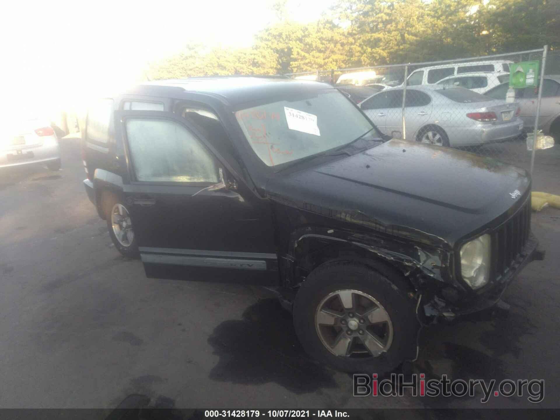 Photo 1J8GN28K48W236900 - JEEP LIBERTY 2008