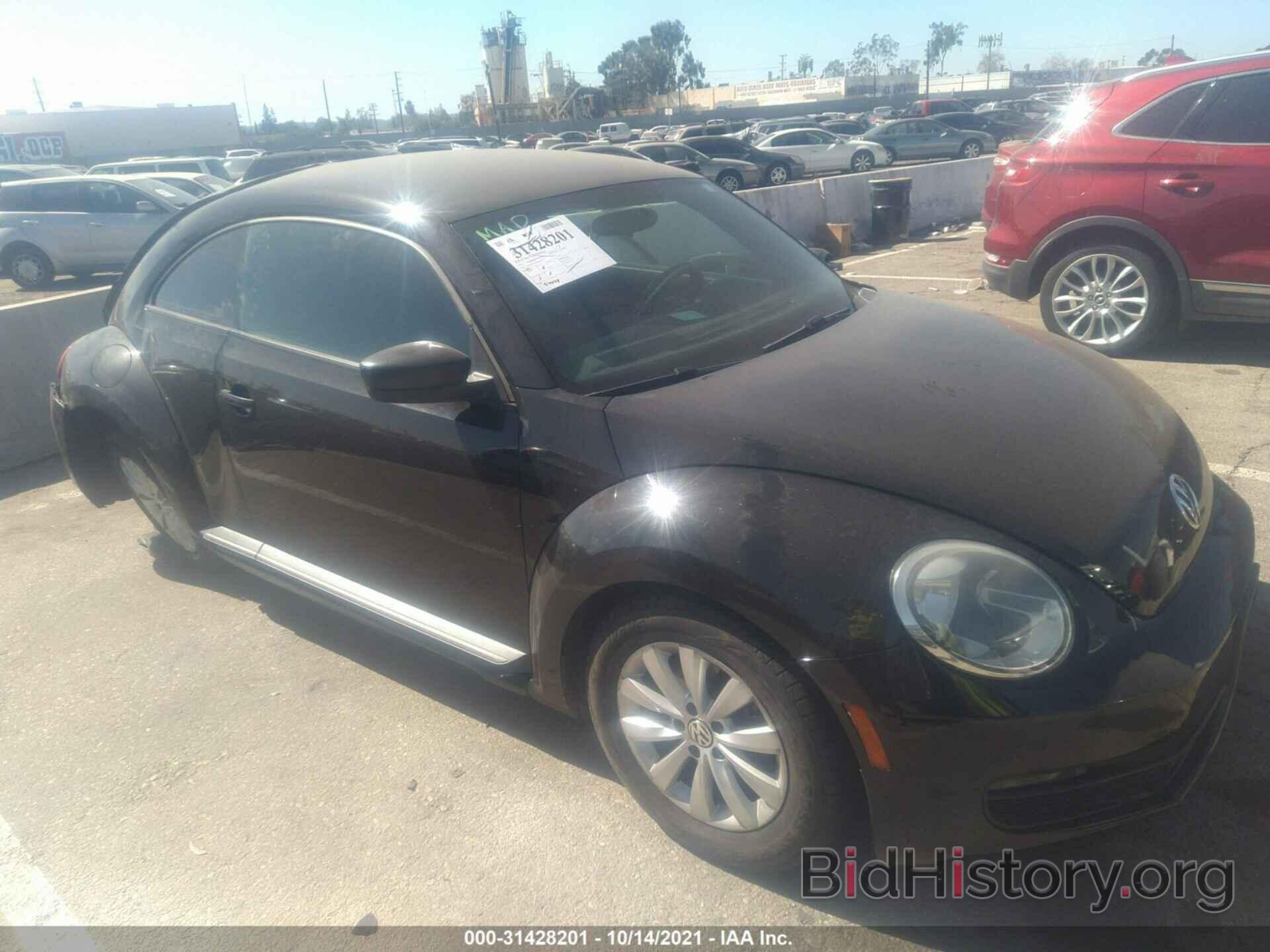 Photo 3VWFP7AT3DM630277 - VOLKSWAGEN BEETLE COUPE 2013