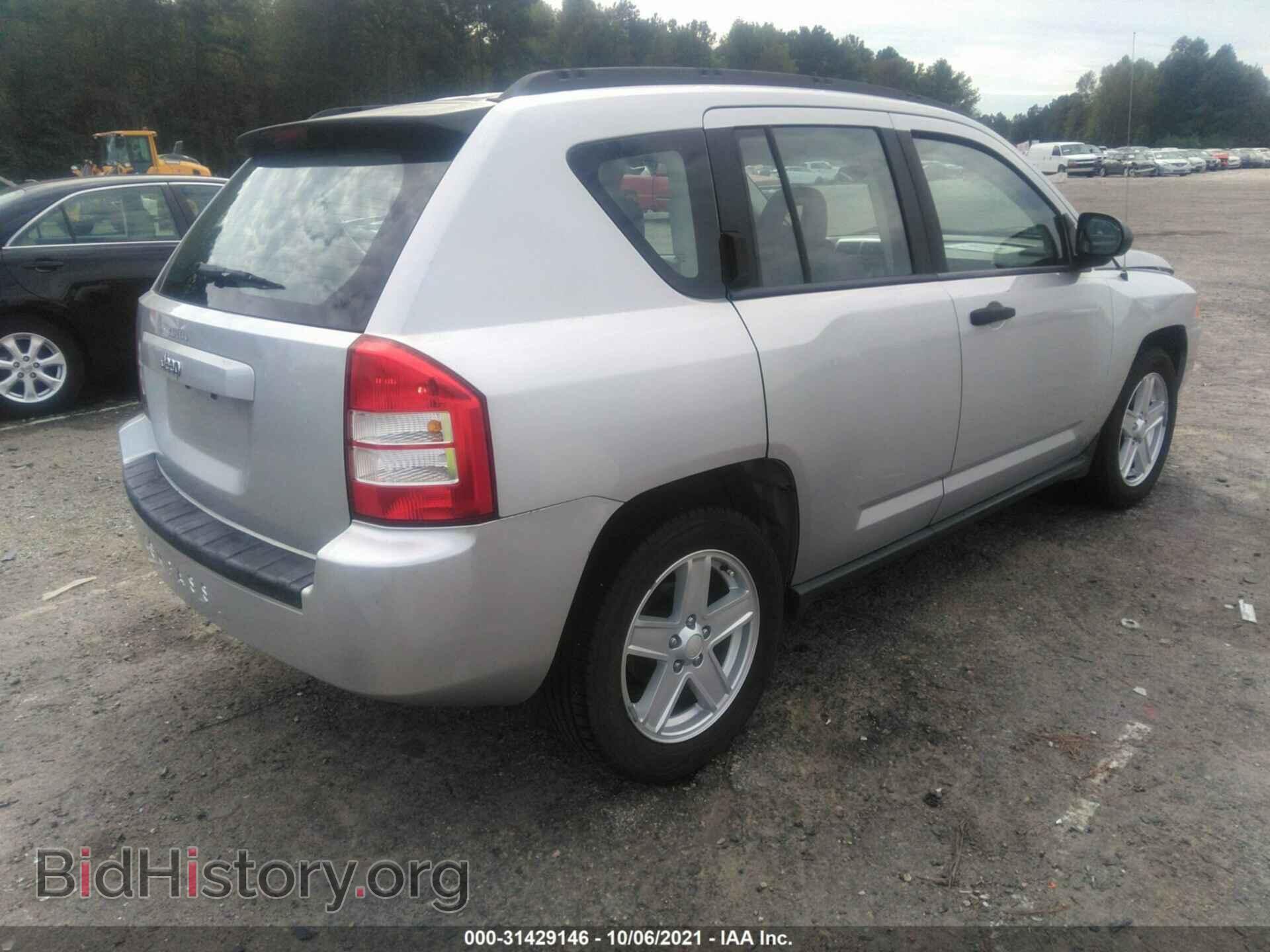 2007 JEEP COMPASS - VIN: 1J8FT47067D347472 - Photo 4
