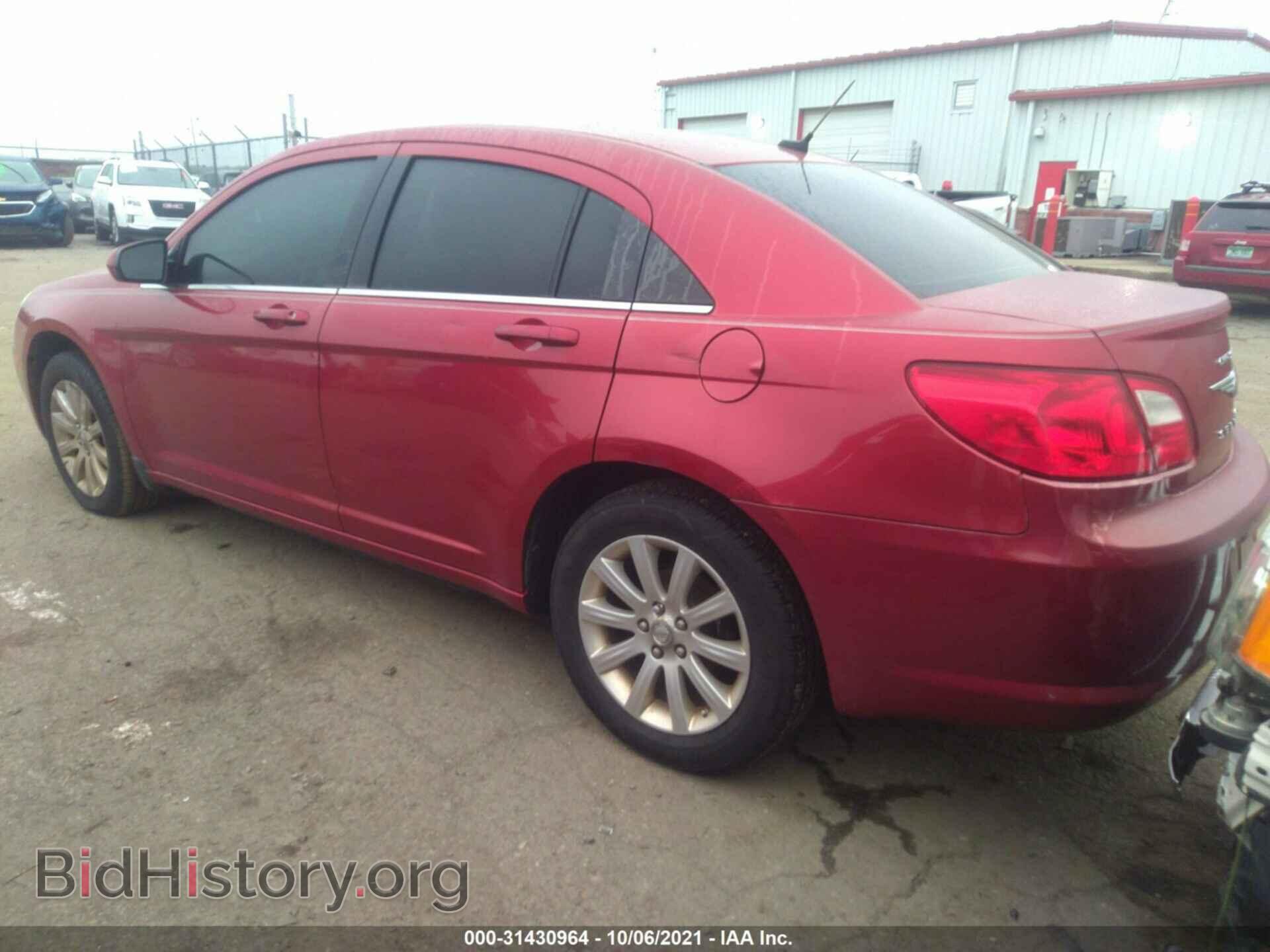2010 CHRYSLER SEBRING - VIN: 1C3CC5FB6AN158717 - Фото 3