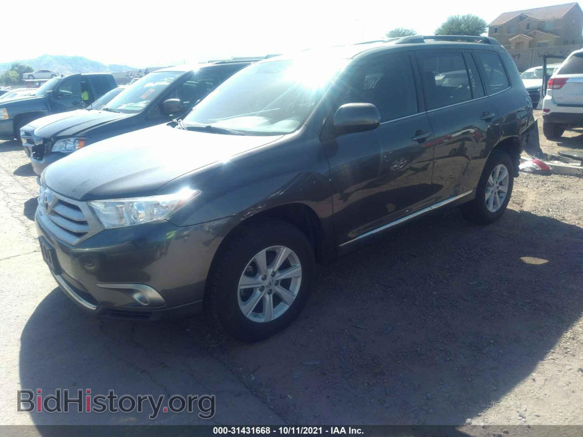 2013 TOYOTA HIGHLANDER - VIN: 5TDBK3EH8DS225577 - Фото 2