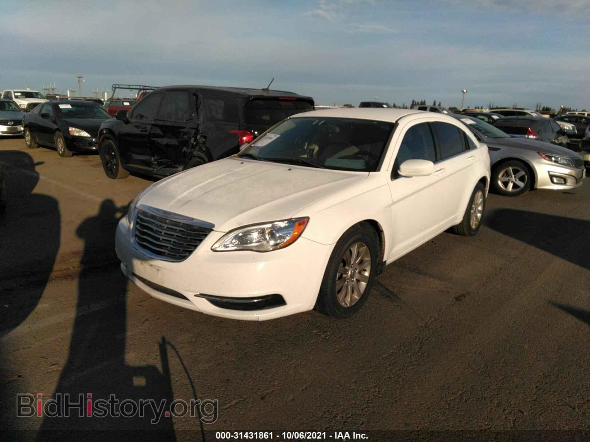 2013 CHRYSLER 200 - VIN: 1C3CCBBB3DN541913 - Фото 2