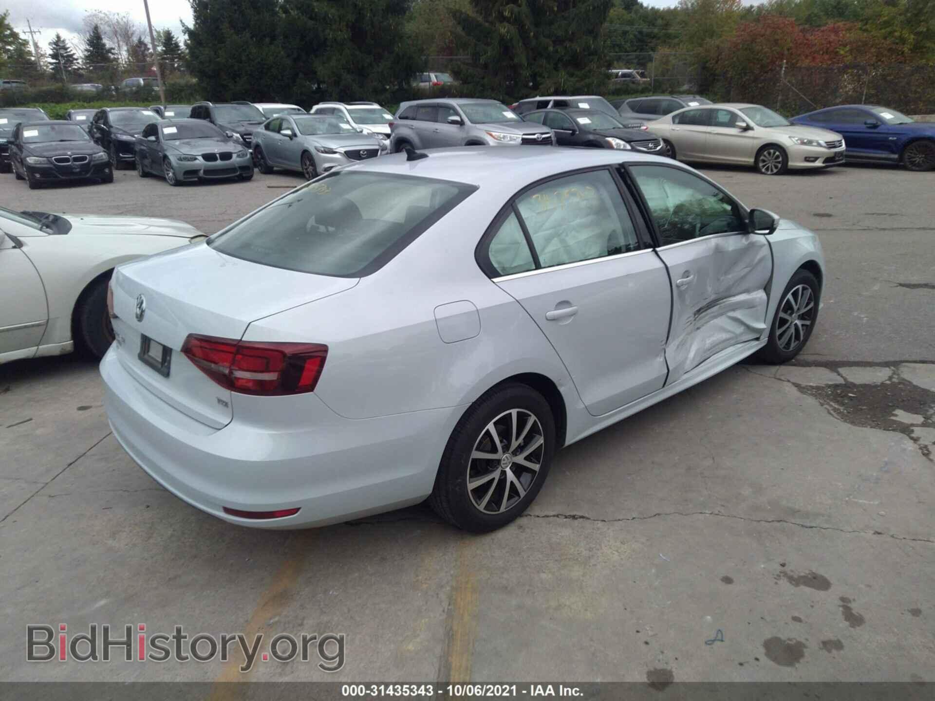 2017 VOLKSWAGEN JETTA - VIN: 3VWDB7AJ2HM412129 - Photo 4