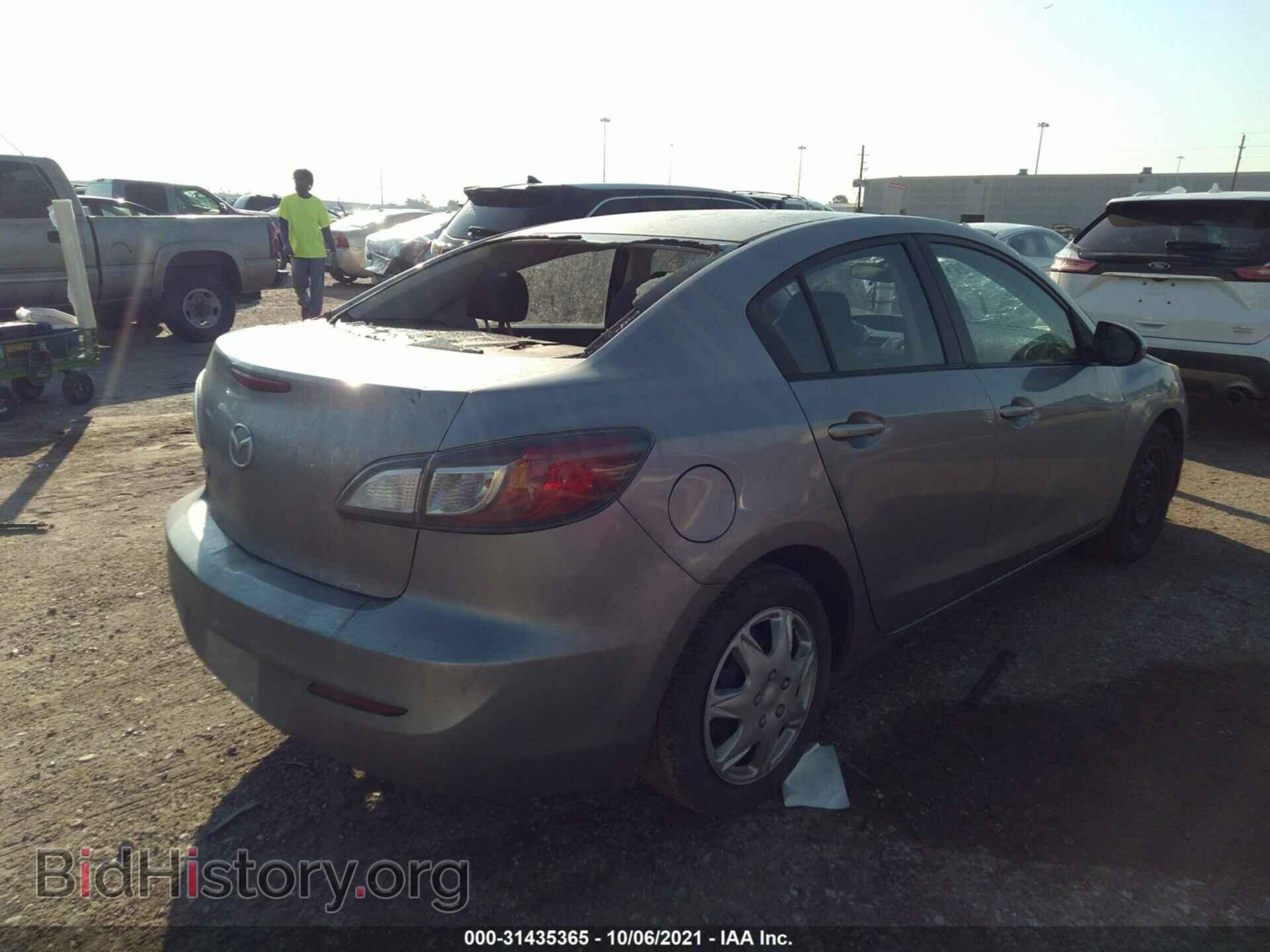 2013 MAZDA MAZDA3 - VIN: JM1BL1TF1D1765059 - Фото 4