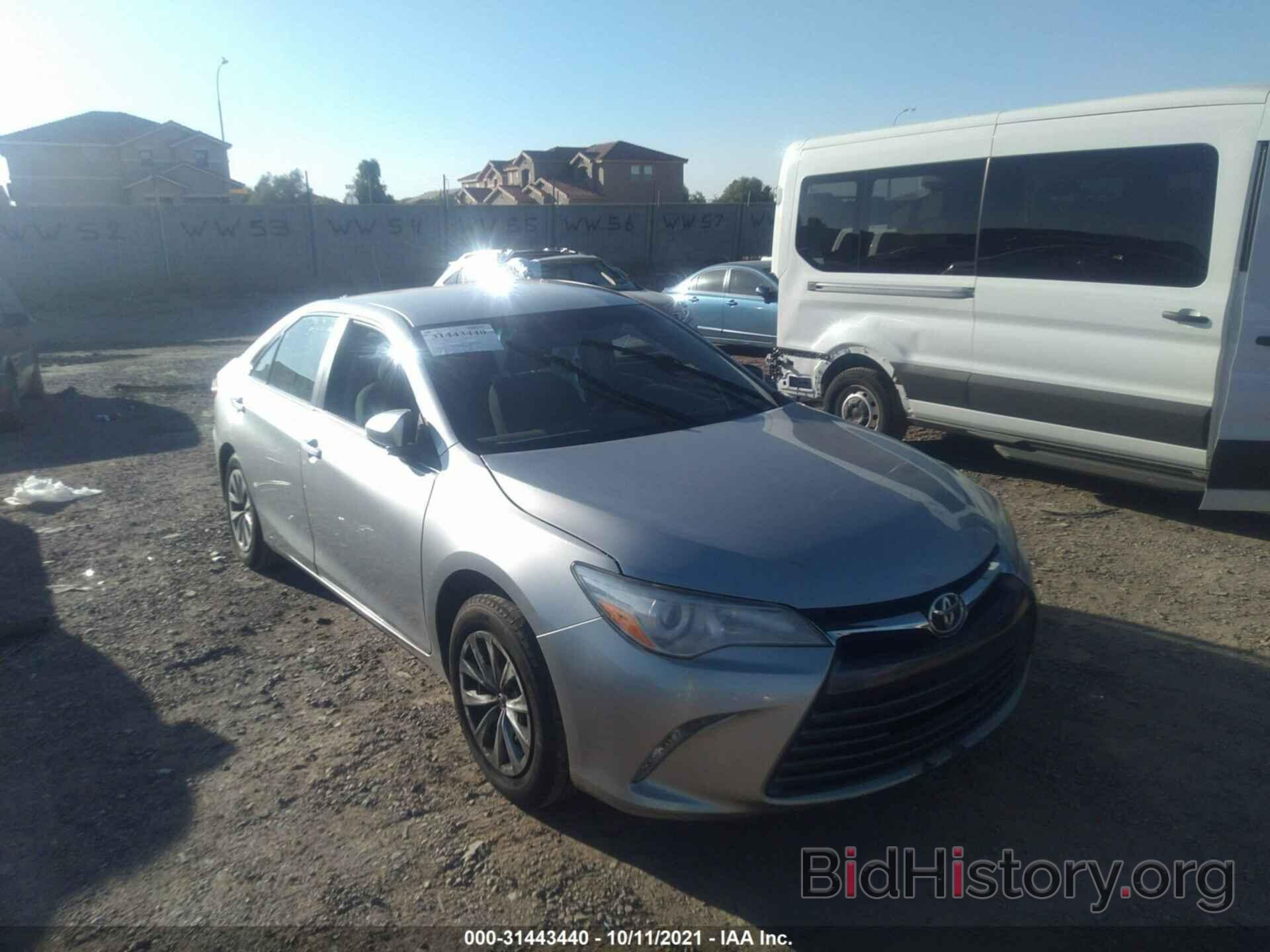 Photo 4T4BF1FK6FR504979 - TOYOTA CAMRY 2015