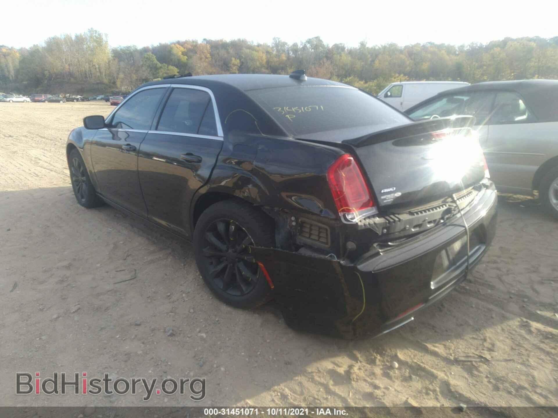 2016 CHRYSLER 300 - VIN: 2C3CCARG8GH253152 - Фото 3