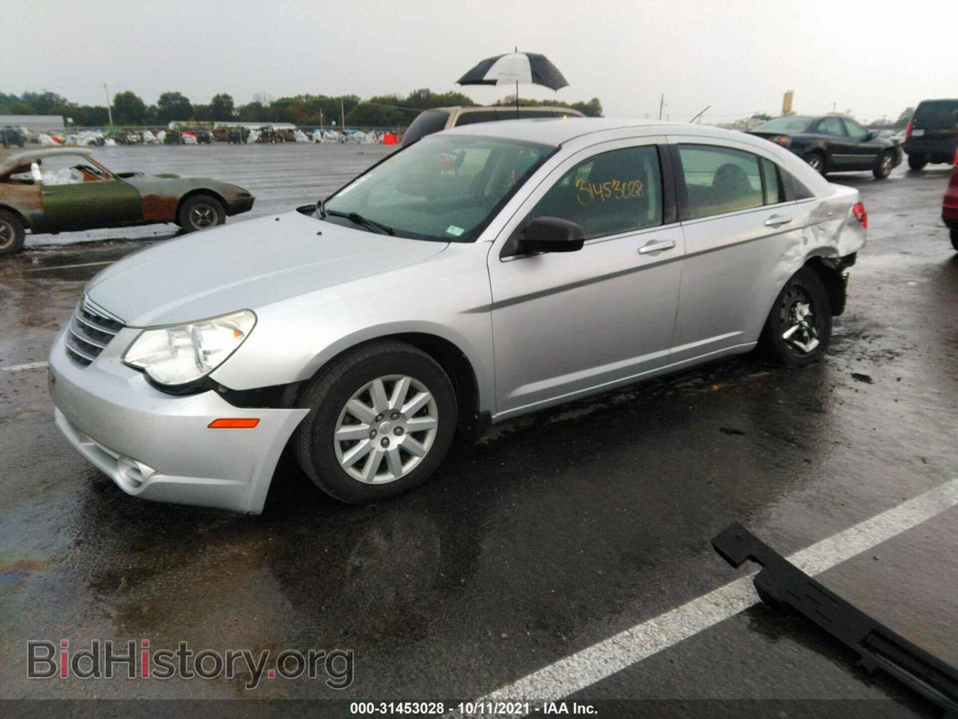 2010 CHRYSLER SEBRING - VIN: 1C3CC4FB5AN105629 - Фото 2