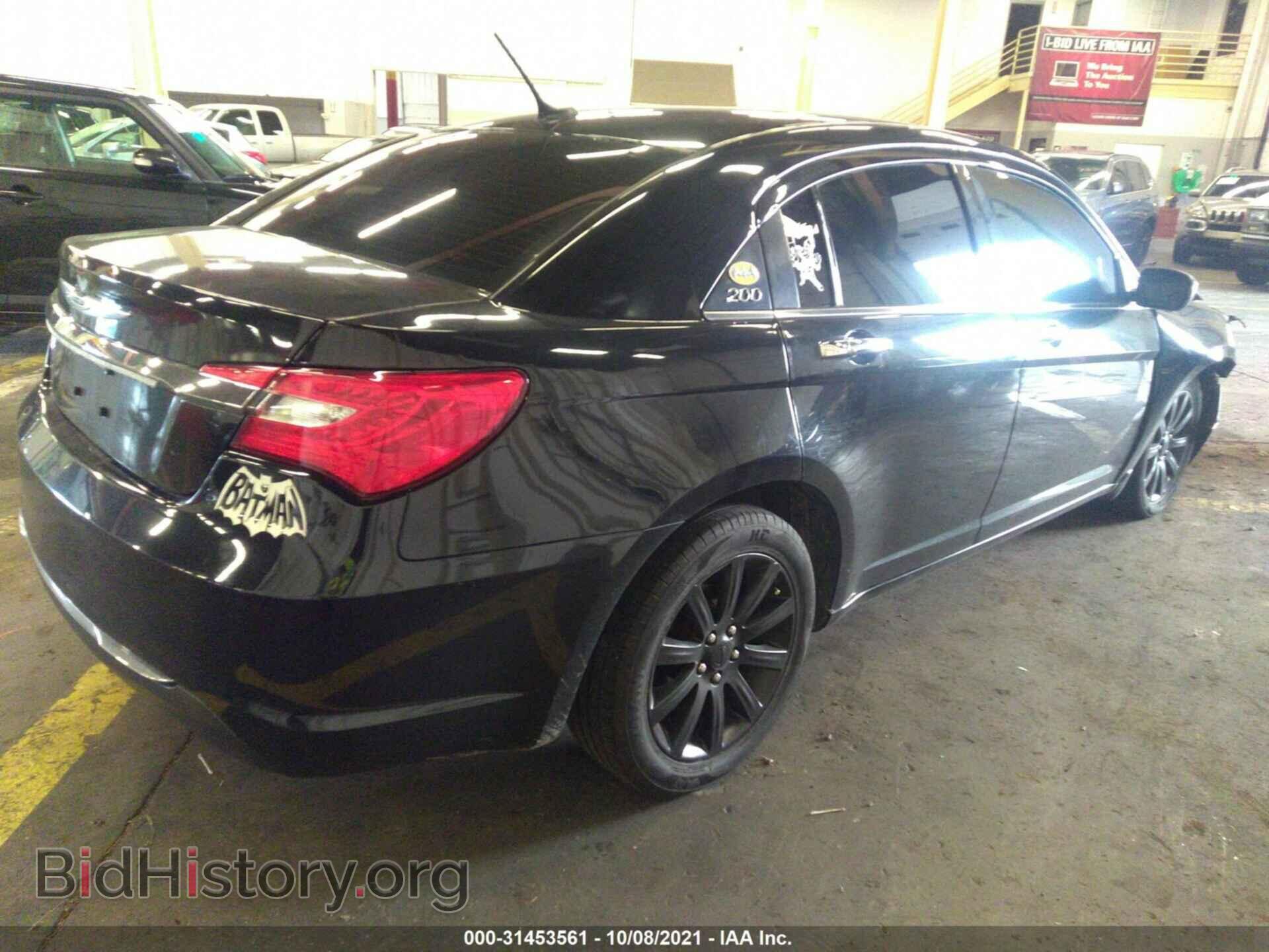 2013 CHRYSLER 200 - VIN: 1C3CCBCG1DN747242 - Фото 4