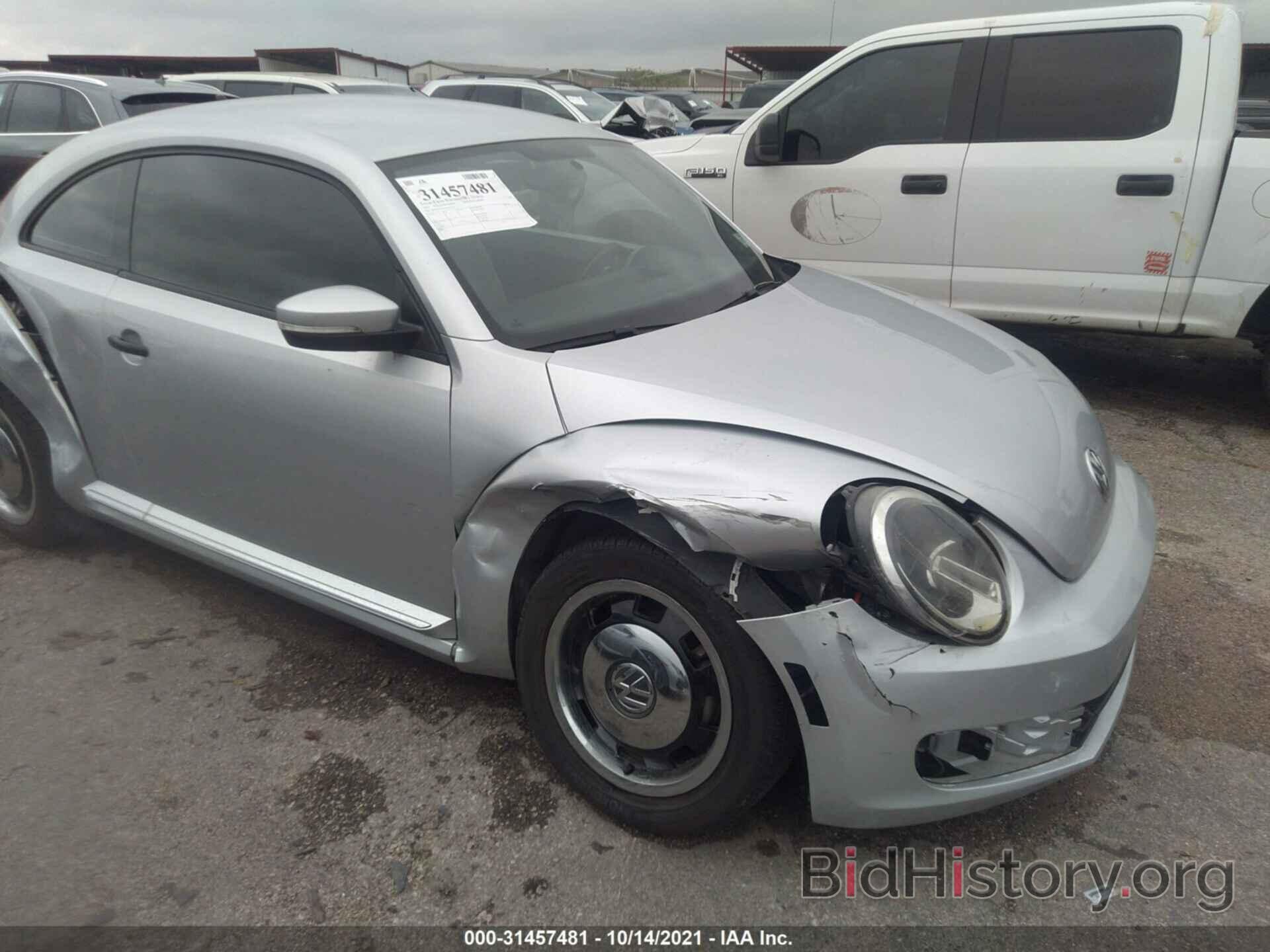 Photo 3VWF17AT1FM607259 - VOLKSWAGEN BEETLE COUPE 2015