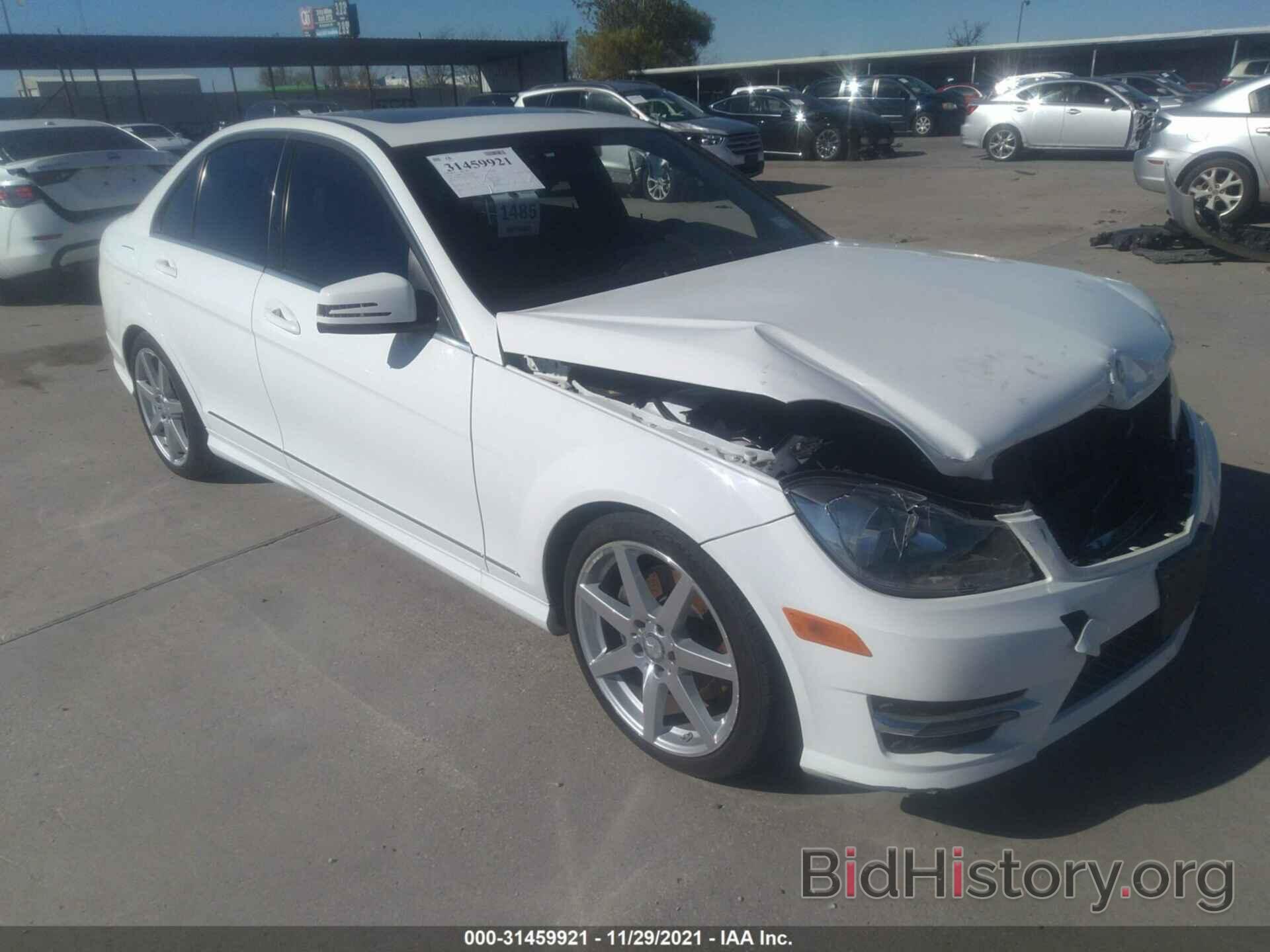 Photo WDDGF8AB5EA961762 - MERCEDES-BENZ C-CLASS 2014