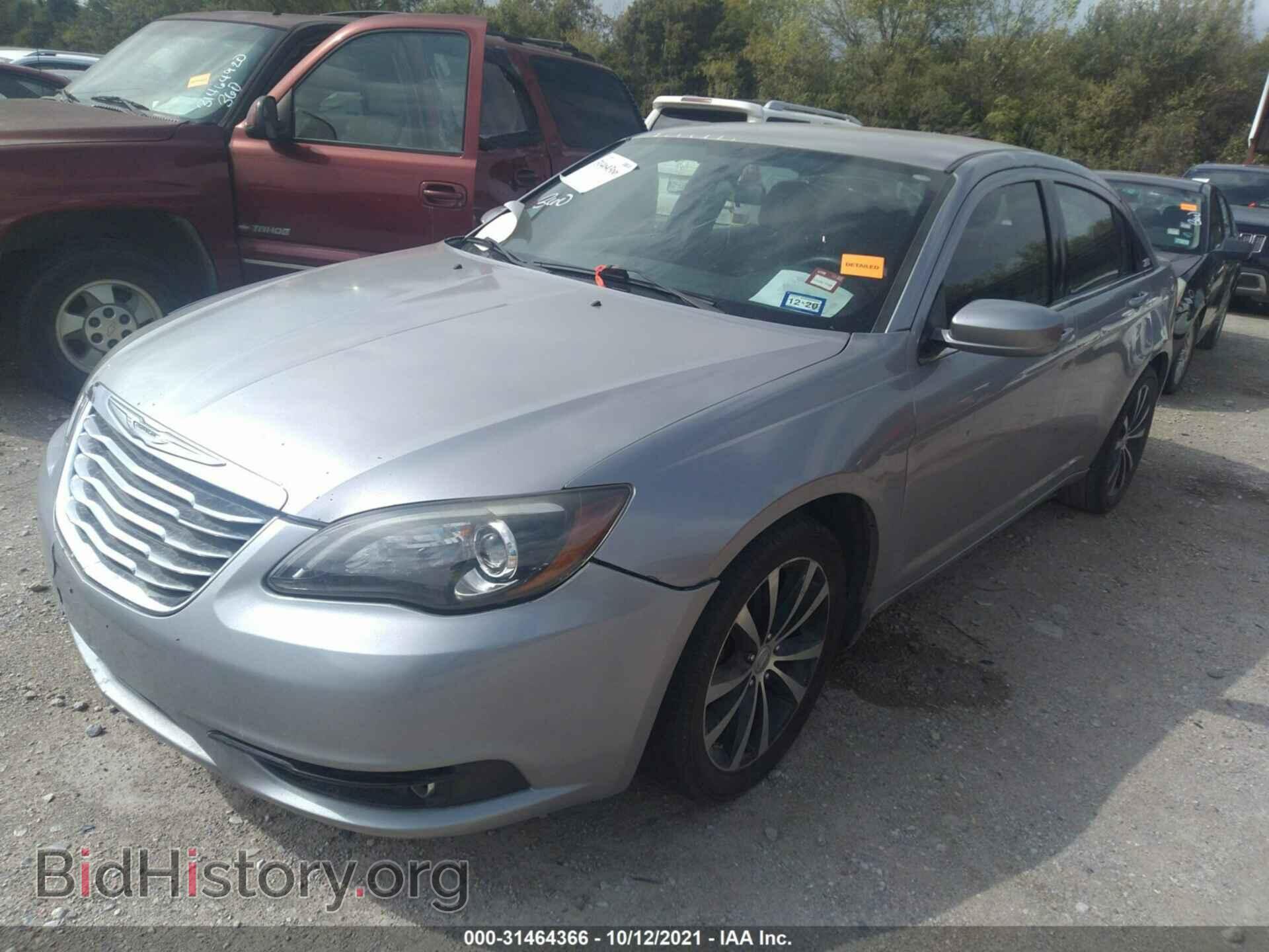 2013 CHRYSLER 200 - VIN: 1C3CCBAB6DN641280 - Фото 2