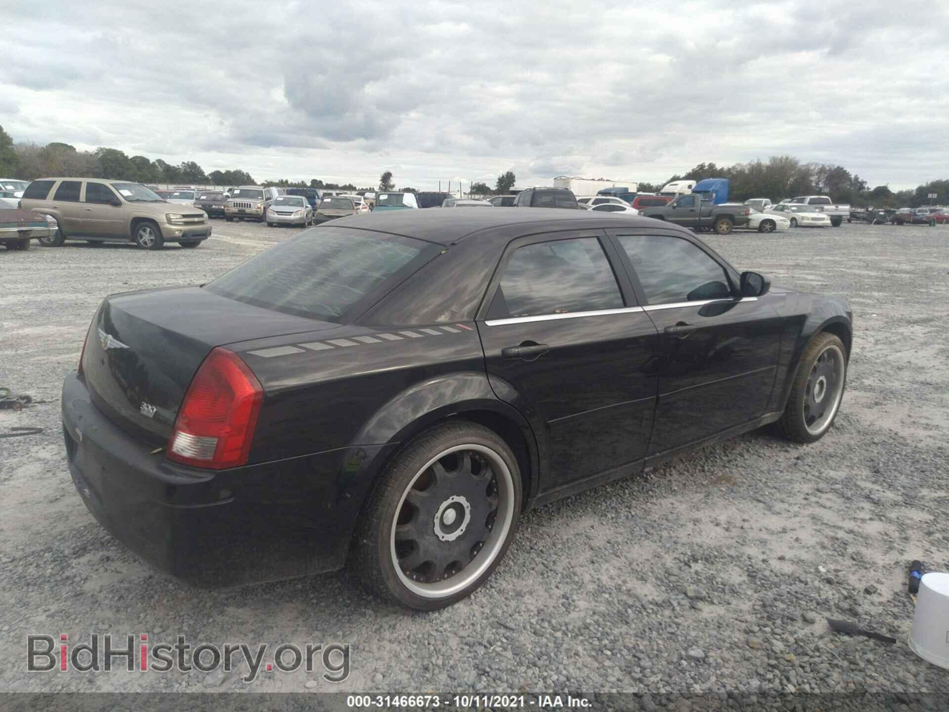 2006 CHRYSLER 300 - VIN: 2C3KA43RX6H331099 - Фото 4