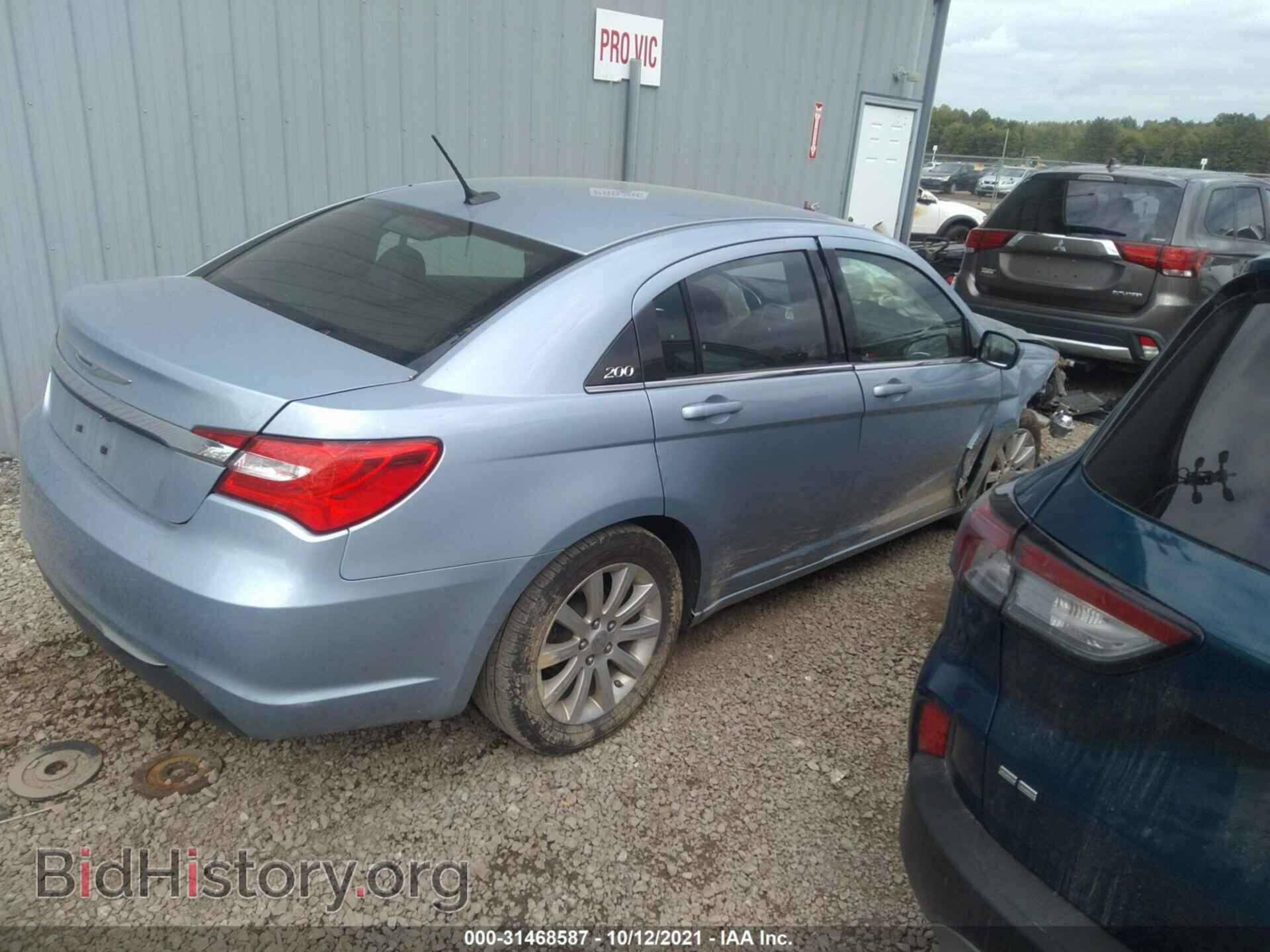 2013 CHRYSLER 200 - VIN: 1C3CCBBB3DN618876 - Фото 4