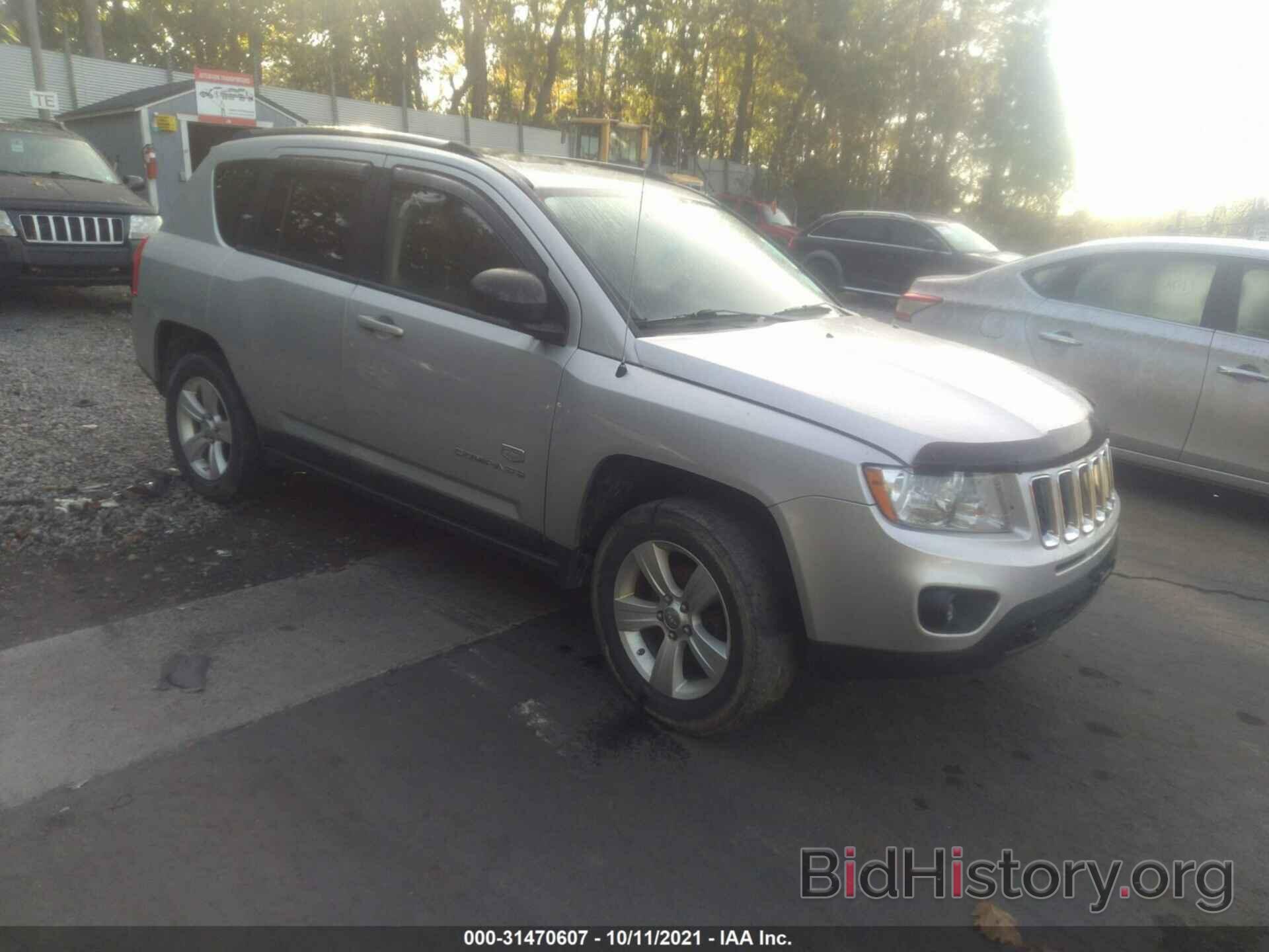 Фотография 1J4NF5FB4BD202100 - JEEP COMPASS 2011