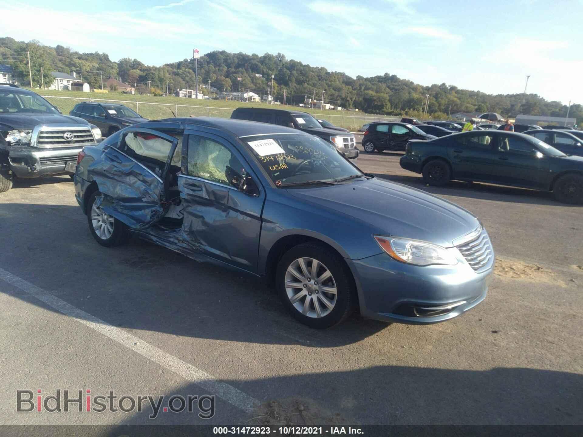 Photo 1C3BC1FBXBN603482 - CHRYSLER 200 2011