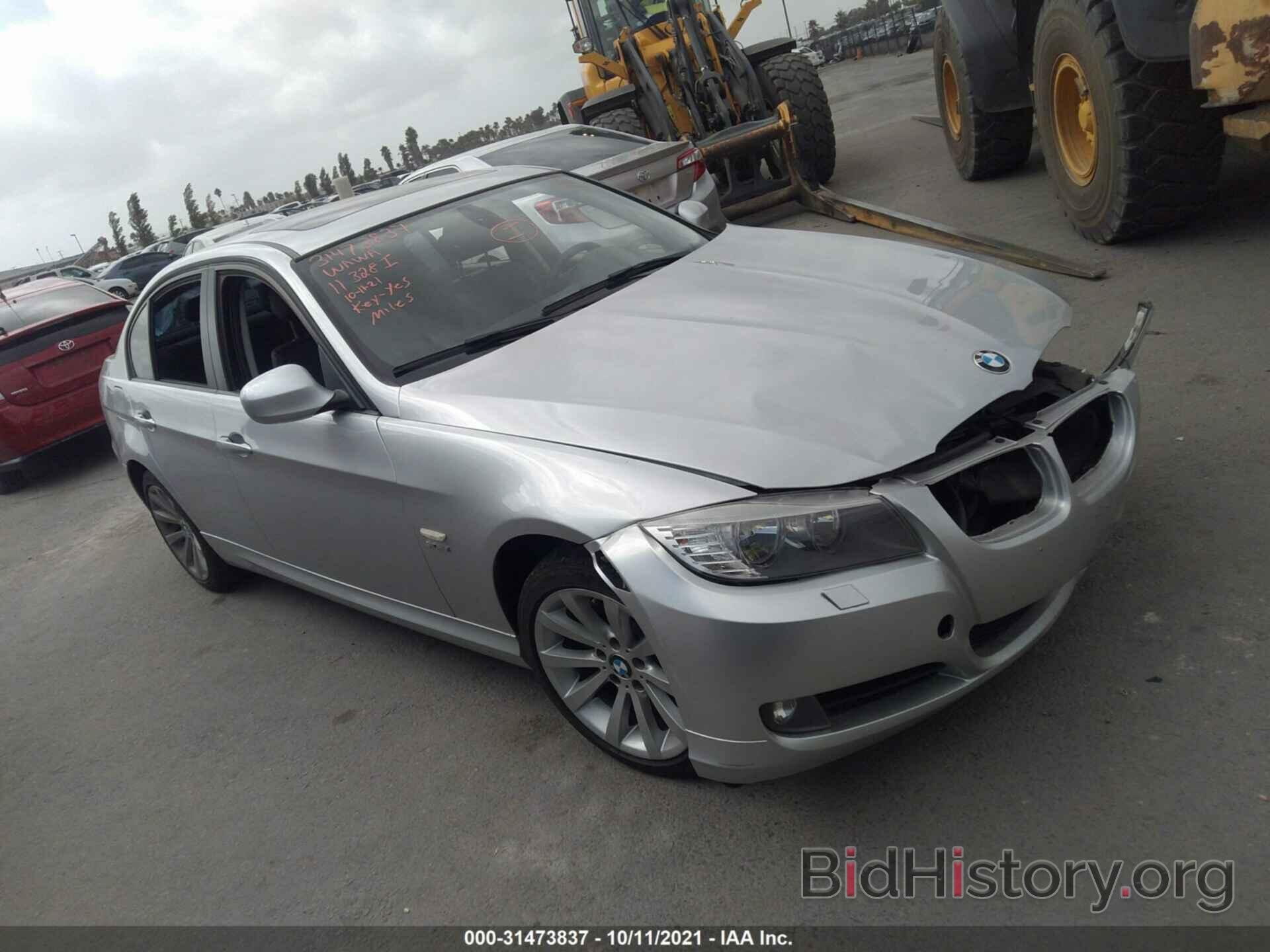 Photo WBAPK7C57BF195956 - BMW 3 SERIES 2011