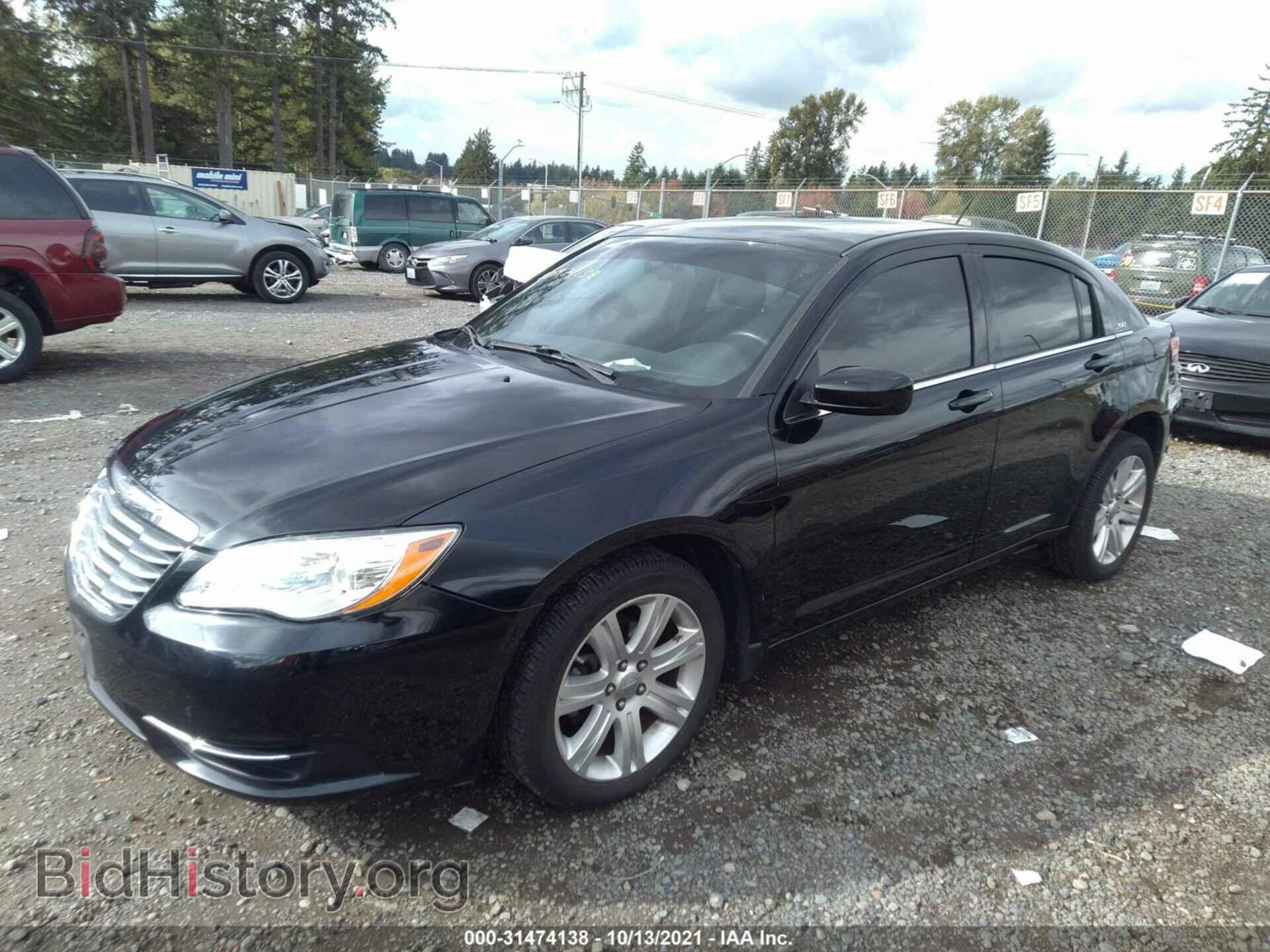 2011 CHRYSLER 200 - VIN: 1C3BC1FB6BN626404 - Фото 2