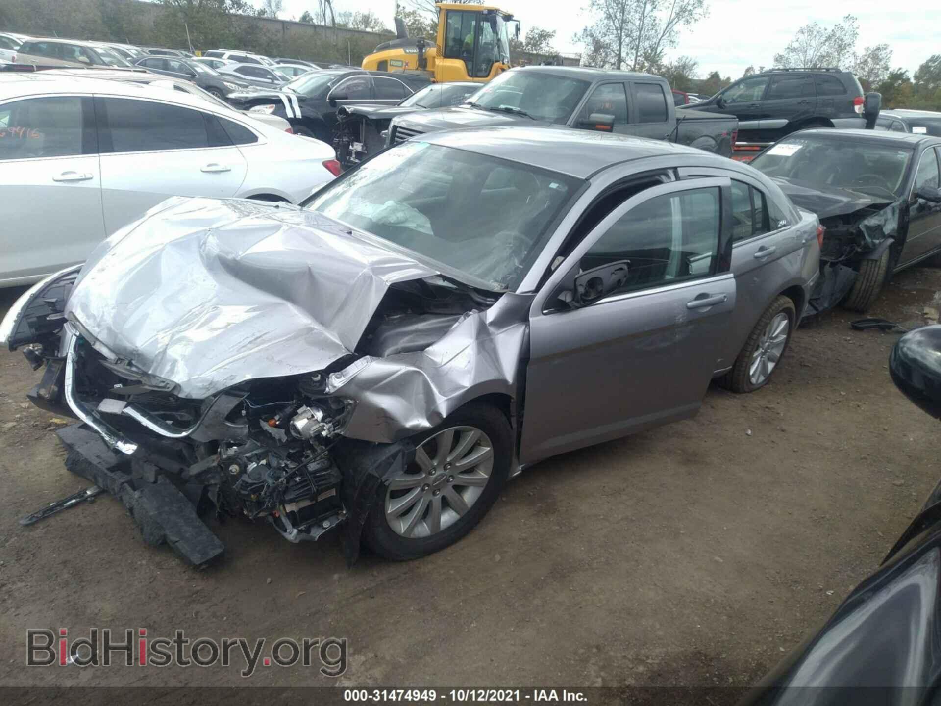 2013 CHRYSLER 200 - VIN: 1C3CCBBB5DN512915 - Photo 2