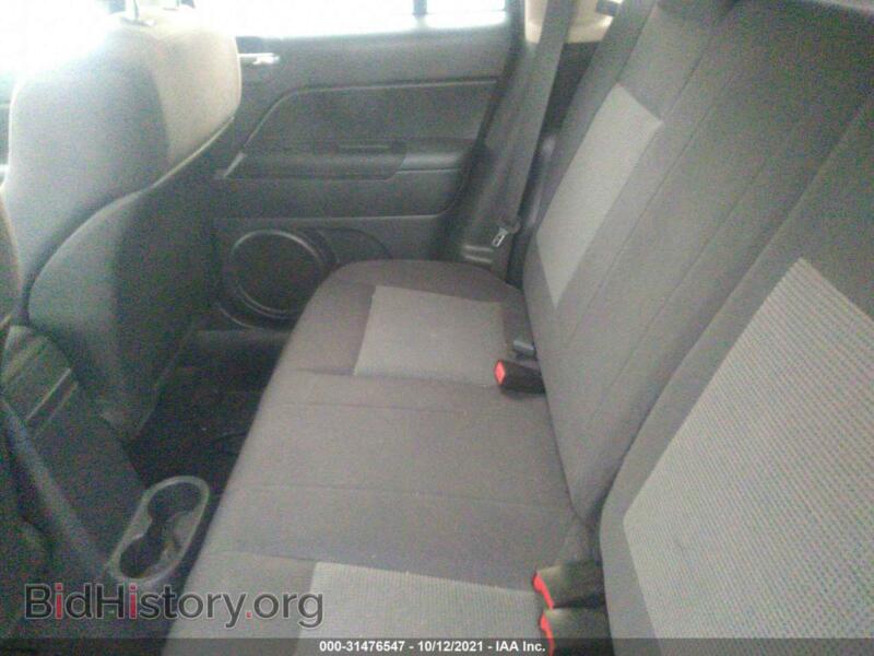 2012 Jeep COMPASS (VIN 1C4NJDBB1CD577044) — photo 8 of 11