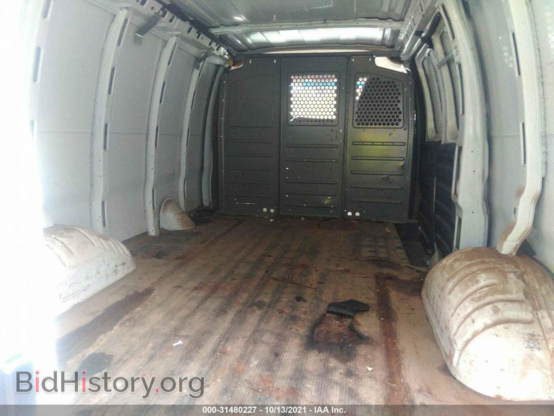 2011 CHEVROLET EXPRESS CARGO VAN - VIN: 1GCWGFFA1B1131217 - Фото 8