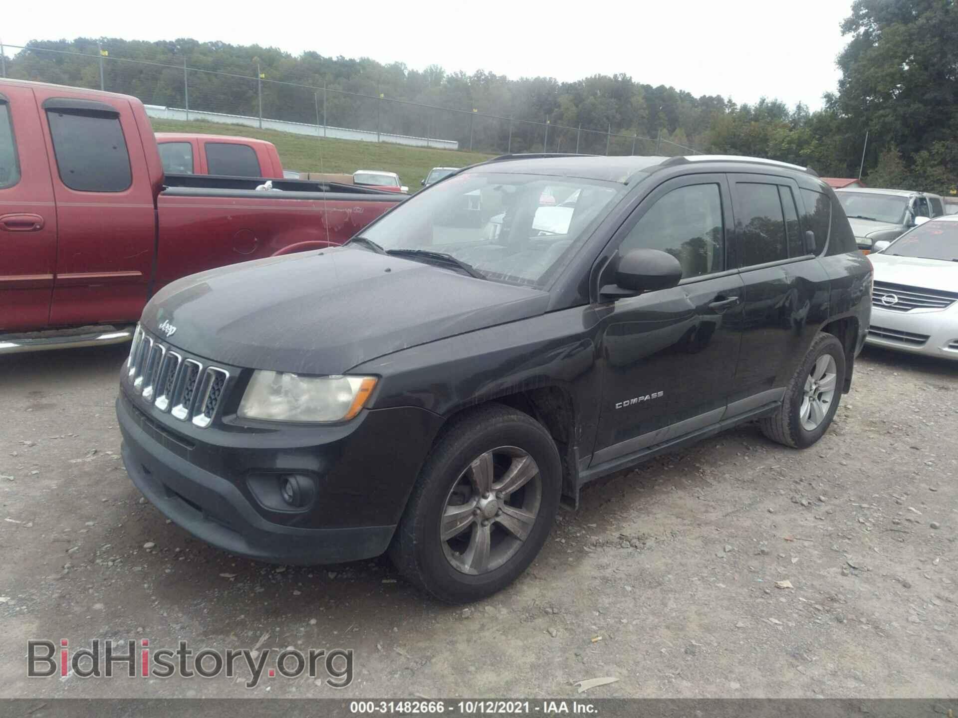 2011 JEEP COMPASS - VIN: 1J4NT1FB2BD137894 - Фото 2